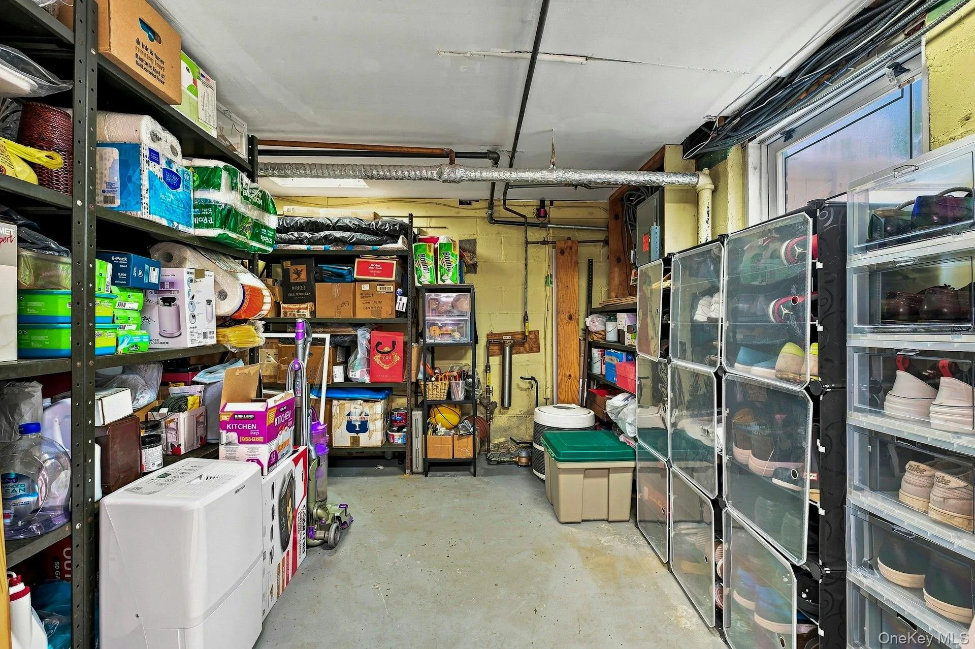 201 Chester Street, Hempstead, NY, 3 Bedrooms Bedrooms, 7 Rooms Rooms,1 BathroomBathrooms,Residential,For Rent,Chester,0,1040143 201 Chester Street, Hempstead, NY, 3 Bedrooms Bedrooms, 7 Rooms Rooms,1 BathroomBathrooms,Residential,For Rent,Chester,0,1040143
