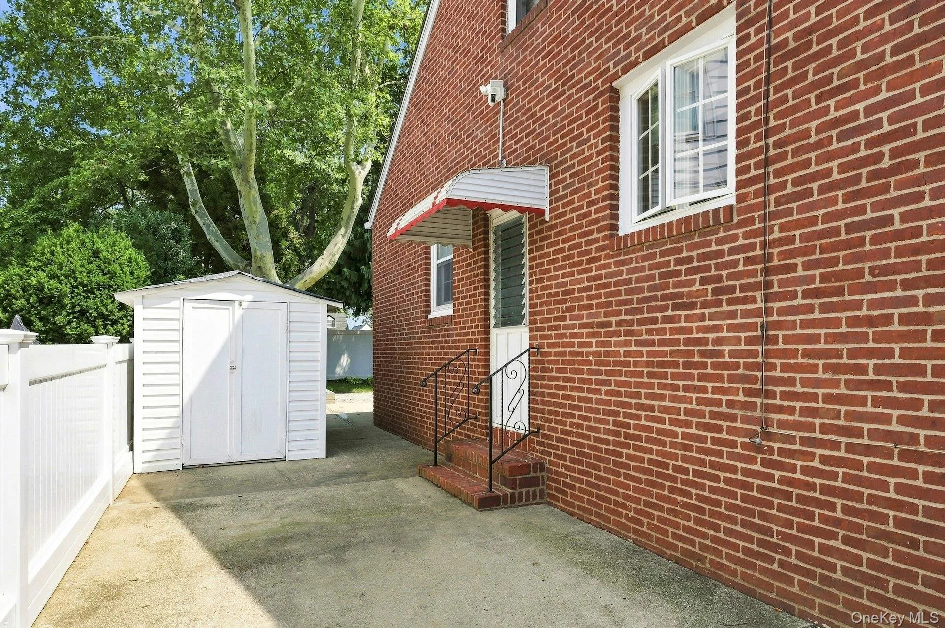 201 Chester Street, Hempstead, NY, 3 Bedrooms Bedrooms, 7 Rooms Rooms,1 BathroomBathrooms,Residential,For Rent,Chester,0,1040143 201 Chester Street, Hempstead, NY, 3 Bedrooms Bedrooms, 7 Rooms Rooms,1 BathroomBathrooms,Residential,For Rent,Chester,0,1040143