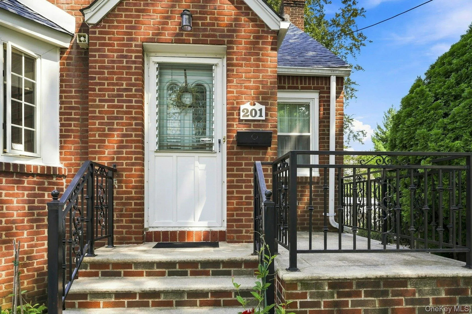 201 Chester Street, Hempstead, NY, 3 Bedrooms Bedrooms, 7 Rooms Rooms,1 BathroomBathrooms,Residential,For Rent,Chester,0,1040143 201 Chester Street, Hempstead, NY, 3 Bedrooms Bedrooms, 7 Rooms Rooms,1 BathroomBathrooms,Residential,For Rent,Chester,0,1040143