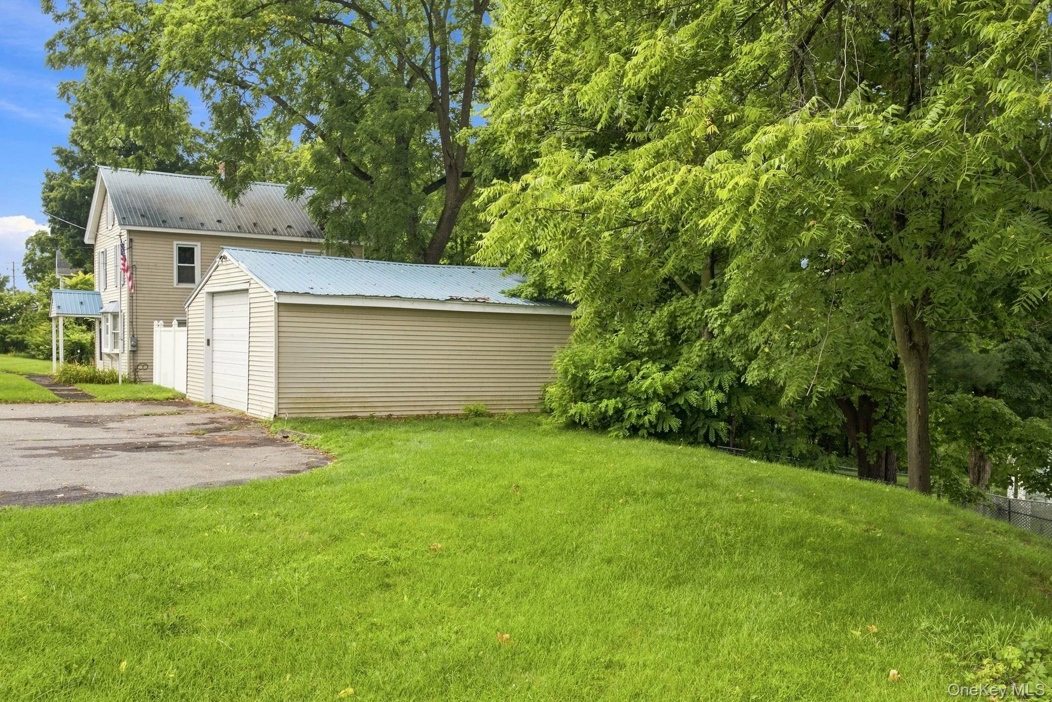 344 Broadway, Esopus, NY, 3 Bedrooms Bedrooms, 6 Rooms Rooms,1 BathroomBathrooms,Residential,For Rent,Broadway,0,1040145 344 Broadway, Esopus, NY, 3 Bedrooms Bedrooms, 6 Rooms Rooms,1 BathroomBathrooms,Residential,For Rent,Broadway,0,1040145