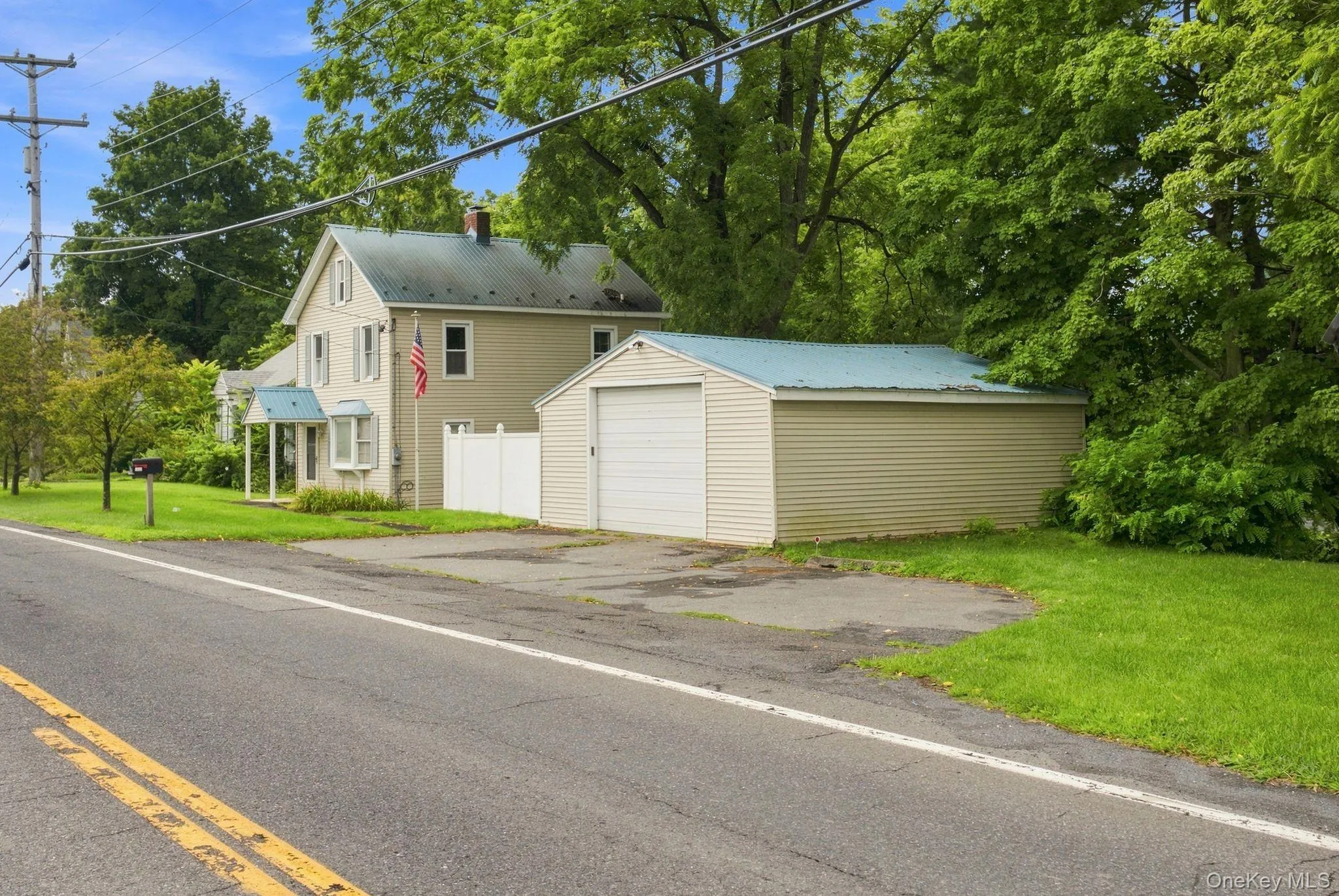 344 Broadway, Esopus, NY, 3 Bedrooms Bedrooms, 6 Rooms Rooms,1 BathroomBathrooms,Residential,For Rent,Broadway,0,1040145 344 Broadway, Esopus, NY, 3 Bedrooms Bedrooms, 6 Rooms Rooms,1 BathroomBathrooms,Residential,For Rent,Broadway,0,1040145