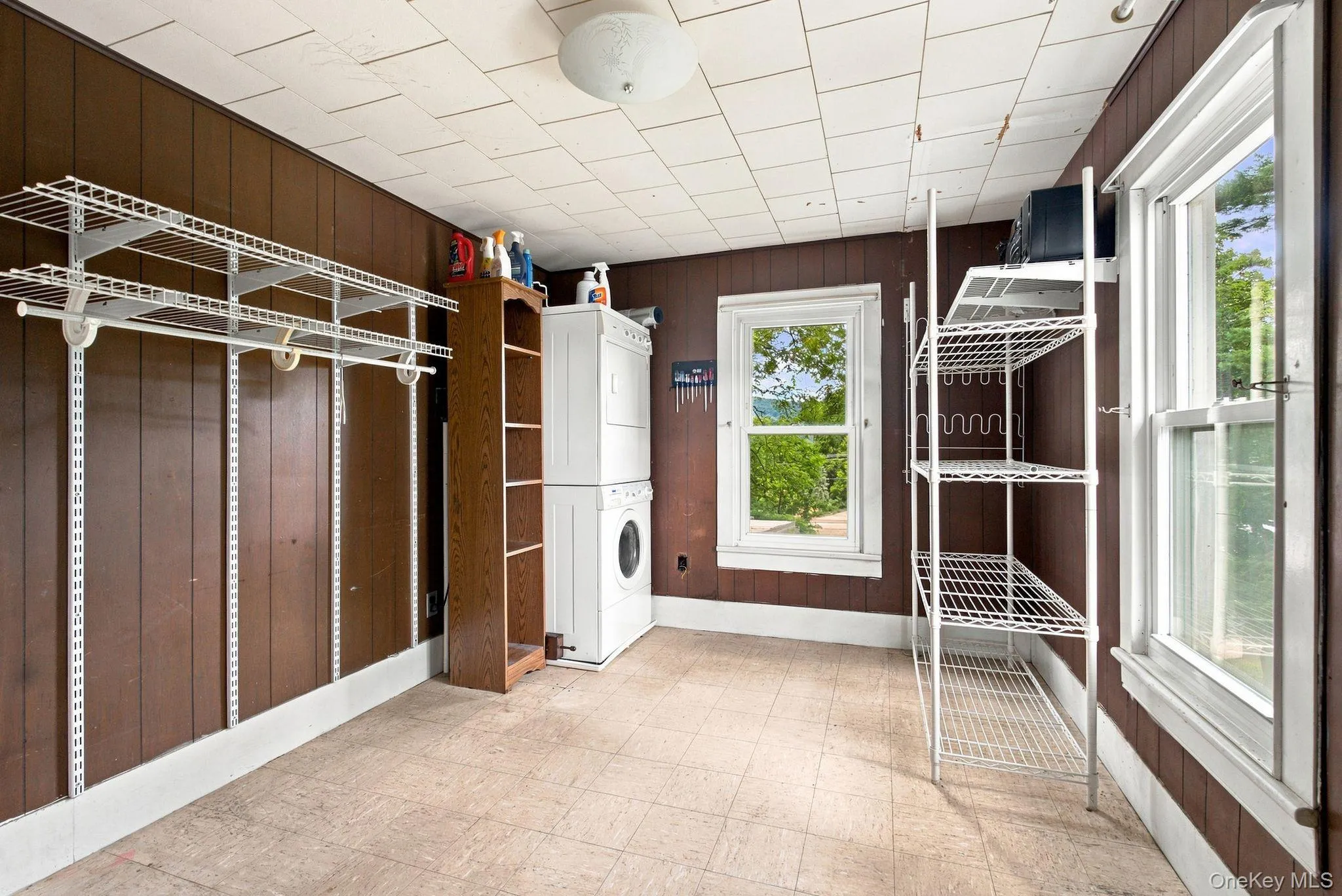 344 Broadway, Esopus, NY, 3 Bedrooms Bedrooms, 6 Rooms Rooms,1 BathroomBathrooms,Residential,For Rent,Broadway,0,1040145 344 Broadway, Esopus, NY, 3 Bedrooms Bedrooms, 6 Rooms Rooms,1 BathroomBathrooms,Residential,For Rent,Broadway,0,1040145