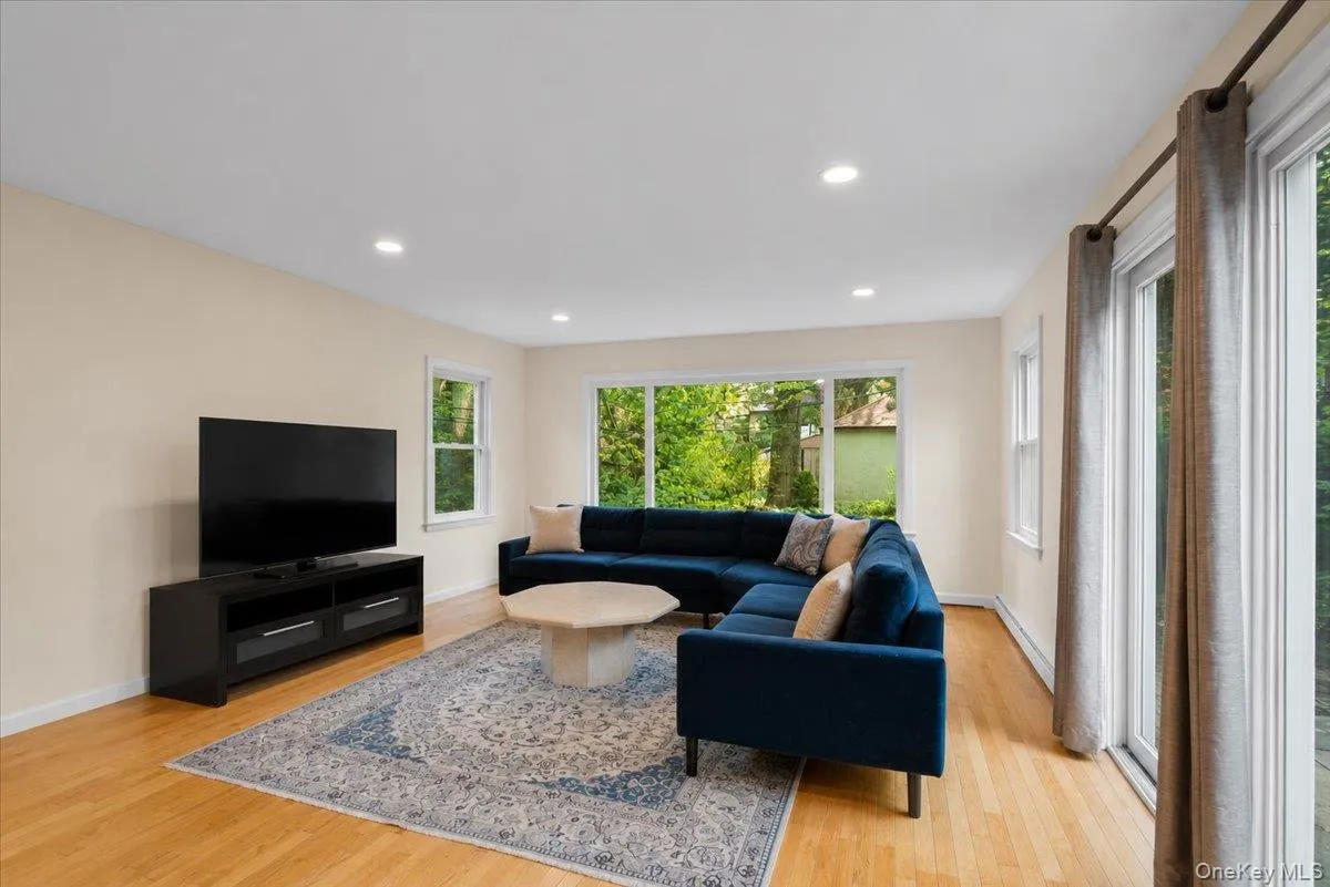 254 Farrington Avenue, Mount Pleasant, NY, 4 Bedrooms Bedrooms, 8 Rooms Rooms,3 BathroomsBathrooms,Residential,For Rent,Farrington,0,1040148 254 Farrington Avenue, Mount Pleasant, NY, 4 Bedrooms Bedrooms, 8 Rooms Rooms,3 BathroomsBathrooms,Residential,For Rent,Farrington,0,1040148