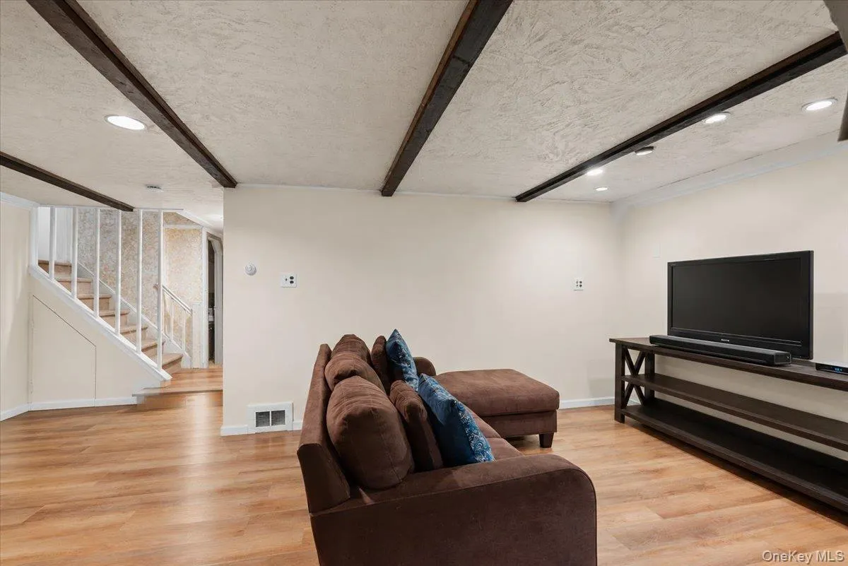 254 Farrington Avenue, Mount Pleasant, NY, 4 Bedrooms Bedrooms, 8 Rooms Rooms,3 BathroomsBathrooms,Residential,For Rent,Farrington,0,1040148 254 Farrington Avenue, Mount Pleasant, NY, 4 Bedrooms Bedrooms, 8 Rooms Rooms,3 BathroomsBathrooms,Residential,For Rent,Farrington,0,1040148