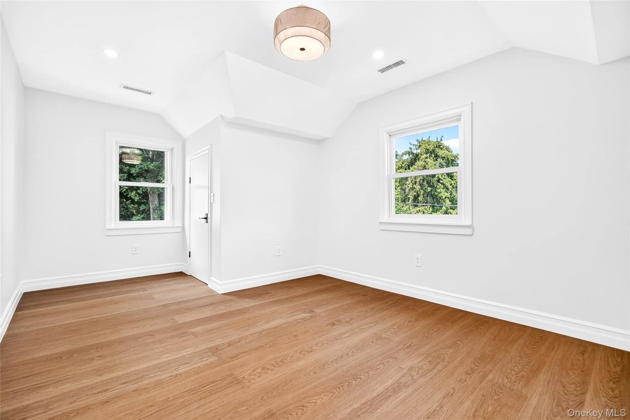 22 Northway, Eastchester, NY, 5 Bedrooms Bedrooms, 10 Rooms Rooms,4 BathroomsBathrooms,Residential,For Rent,Northway,0,1040151 22 Northway, Eastchester, NY, 5 Bedrooms Bedrooms, 10 Rooms Rooms,4 BathroomsBathrooms,Residential,For Rent,Northway,0,1040151