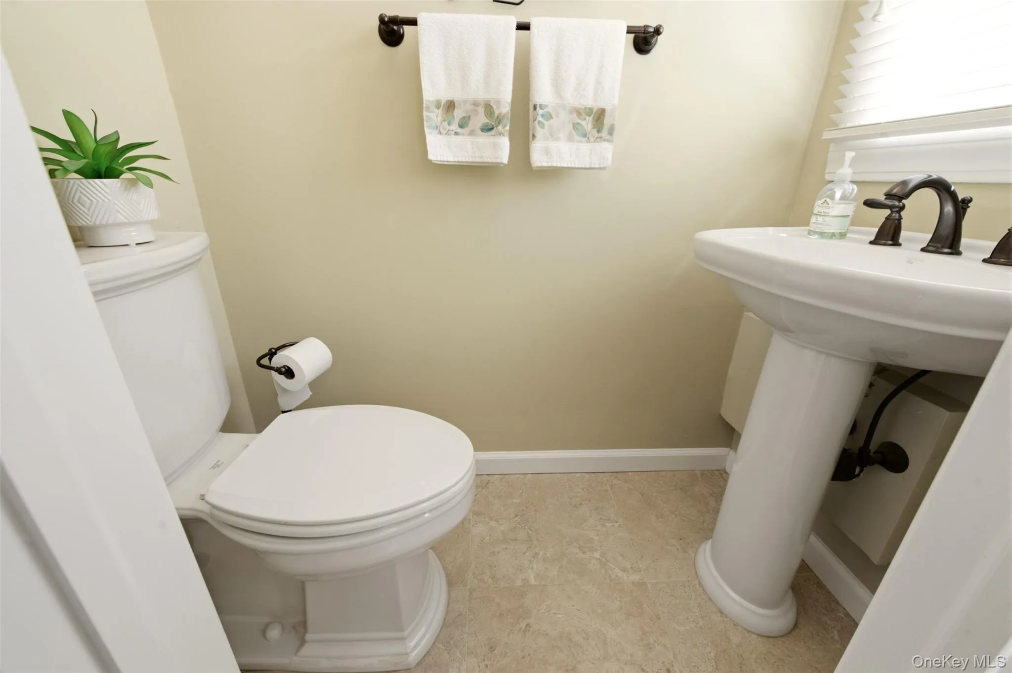 15 Brandywine Drive, Brookhaven, NY, 4 Bedrooms Bedrooms, 9 Rooms Rooms,2 BathroomsBathrooms,Residential,For Rent,Brandywine,0,1040156 15 Brandywine Drive, Brookhaven, NY, 4 Bedrooms Bedrooms, 9 Rooms Rooms,2 BathroomsBathrooms,Residential,For Rent,Brandywine,0,1040156