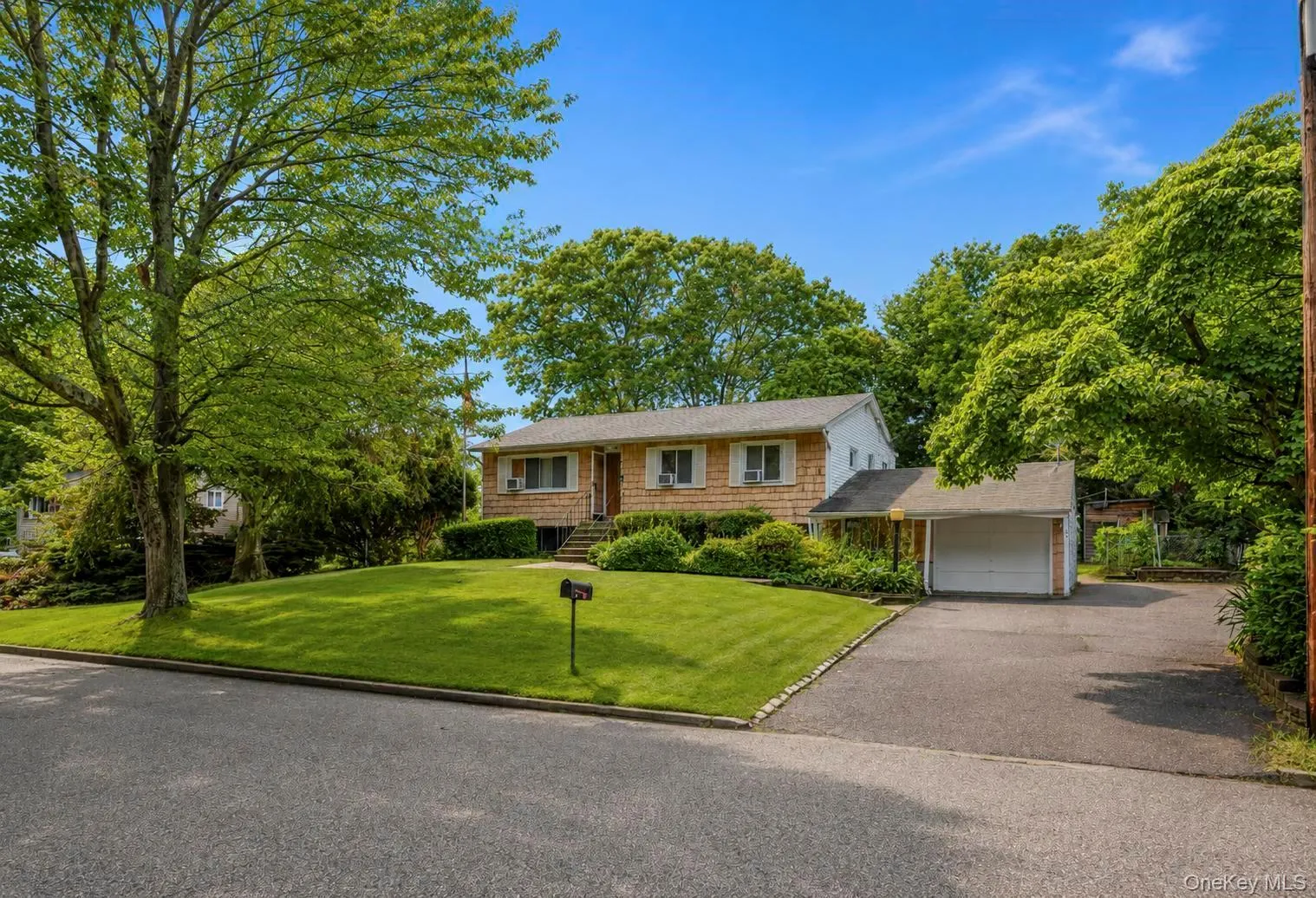 35 Hart Street, Brookhaven, NY, 5 Bedrooms Bedrooms, 8 Rooms Rooms,2 BathroomsBathrooms,Residential,For Rent,Hart,0,1040157 35 Hart Street, Brookhaven, NY, 5 Bedrooms Bedrooms, 8 Rooms Rooms,2 BathroomsBathrooms,Residential,For Rent,Hart,0,1040157