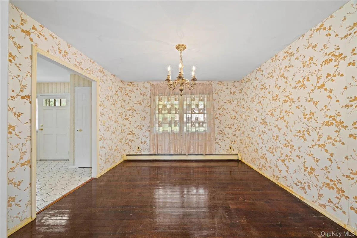12 George Court, Brookhaven, NY, 4 Bedrooms Bedrooms, 8 Rooms Rooms,2 BathroomsBathrooms,Residential,For Rent,George,0,1040165 12 George Court, Brookhaven, NY, 4 Bedrooms Bedrooms, 8 Rooms Rooms,2 BathroomsBathrooms,Residential,For Rent,George,0,1040165