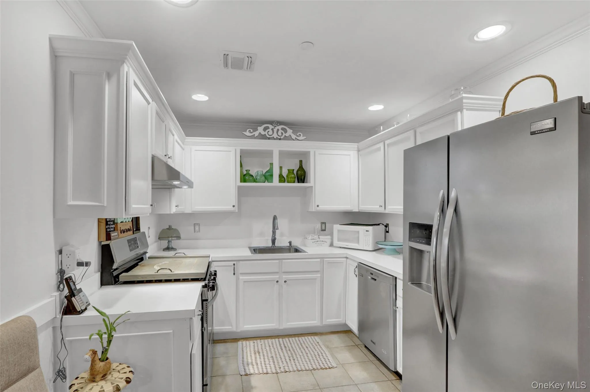 219 Medea Way, Islip, NY, 2 Bedrooms Bedrooms, 4 Rooms Rooms,2 BathroomsBathrooms,Residential,For Rent,Medea,0,1040166 219 Medea Way, Islip, NY, 2 Bedrooms Bedrooms, 4 Rooms Rooms,2 BathroomsBathrooms,Residential,For Rent,Medea,0,1040166
