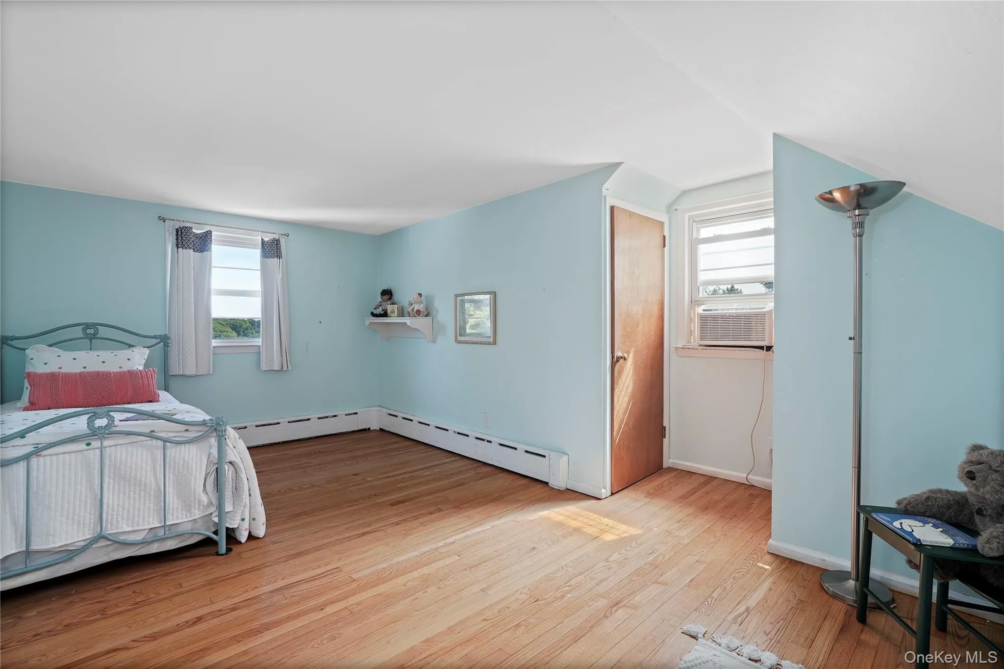 2 closets 2 closets