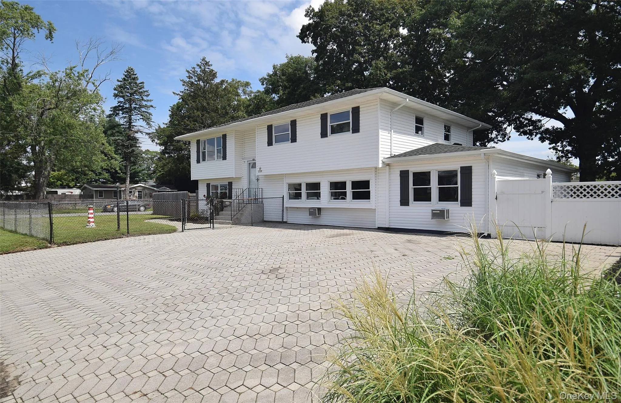 226 14th Avenue, West Babylon, NY, 6 Bedrooms Bedrooms, 13 Rooms Rooms,4 BathroomsBathrooms,Residential,For Rent,14th,0,1040189 226 14th Avenue, West Babylon, NY, 6 Bedrooms Bedrooms, 13 Rooms Rooms,4 BathroomsBathrooms,Residential,For Rent,14th,0,1040189