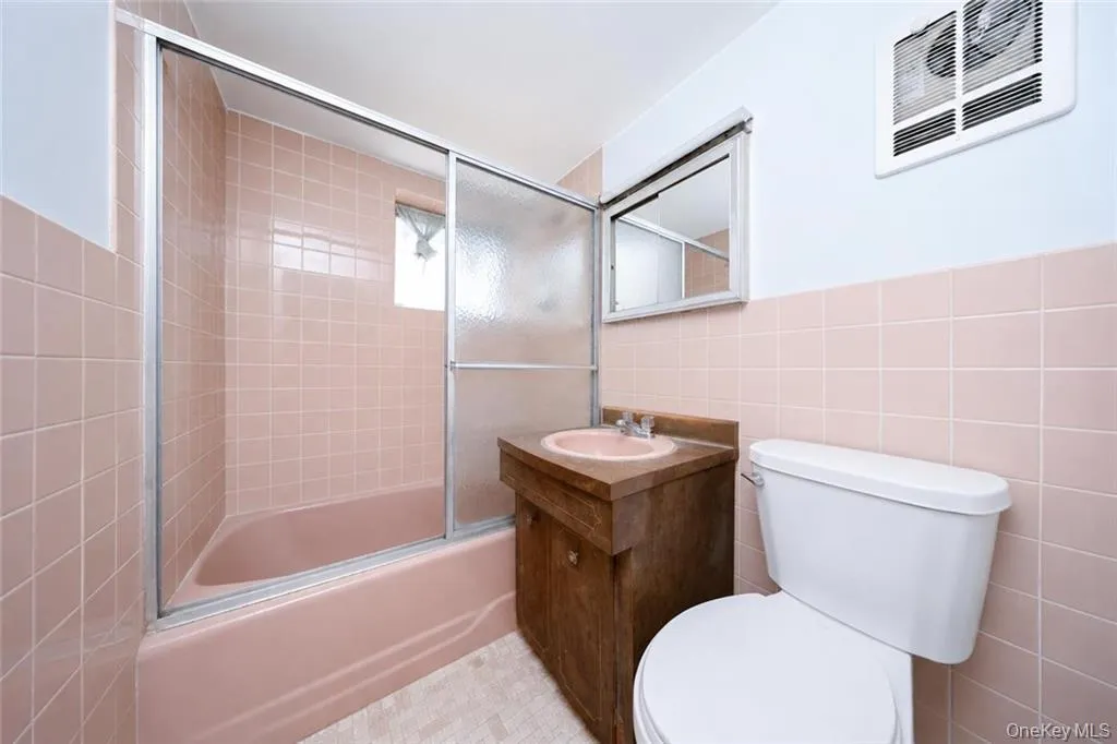 3401 Avenue U, New York, NY, 6 Bedrooms Bedrooms, 9 Rooms Rooms,2 BathroomsBathrooms,Residential,For Rent,Avenue U,0,1040192 3401 Avenue U, New York, NY, 6 Bedrooms Bedrooms, 9 Rooms Rooms,2 BathroomsBathrooms,Residential,For Rent,Avenue U,0,1040192