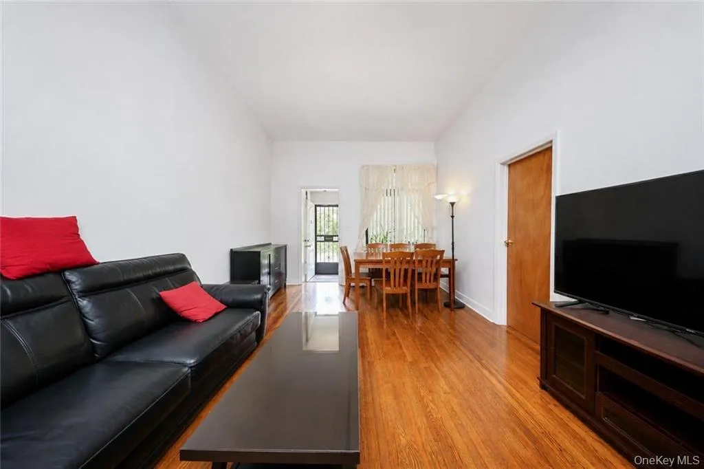 3401 Avenue U, New York, NY, 6 Bedrooms Bedrooms, 9 Rooms Rooms,2 BathroomsBathrooms,Residential,For Rent,Avenue U,0,1040192 3401 Avenue U, New York, NY, 6 Bedrooms Bedrooms, 9 Rooms Rooms,2 BathroomsBathrooms,Residential,For Rent,Avenue U,0,1040192