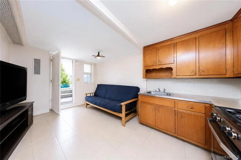 3401 Avenue U, New York, NY, 6 Bedrooms Bedrooms, 9 Rooms Rooms,2 BathroomsBathrooms,Residential,For Rent,Avenue U,0,1040192 3401 Avenue U, New York, NY, 6 Bedrooms Bedrooms, 9 Rooms Rooms,2 BathroomsBathrooms,Residential,For Rent,Avenue U,0,1040192
