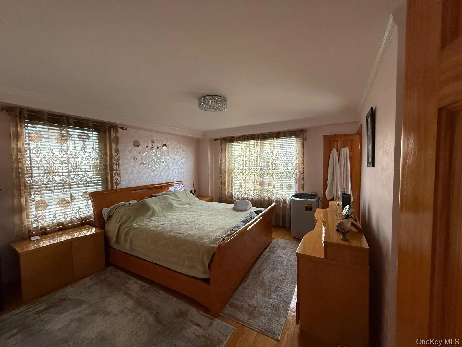 61-25 98th Street, New York, NY, 3 Bedrooms Bedrooms, 5 Rooms Rooms,2 BathroomsBathrooms,Residential,For Rent,98th,0,1040193 61-25 98th Street, New York, NY, 3 Bedrooms Bedrooms, 5 Rooms Rooms,2 BathroomsBathrooms,Residential,For Rent,98th,0,1040193