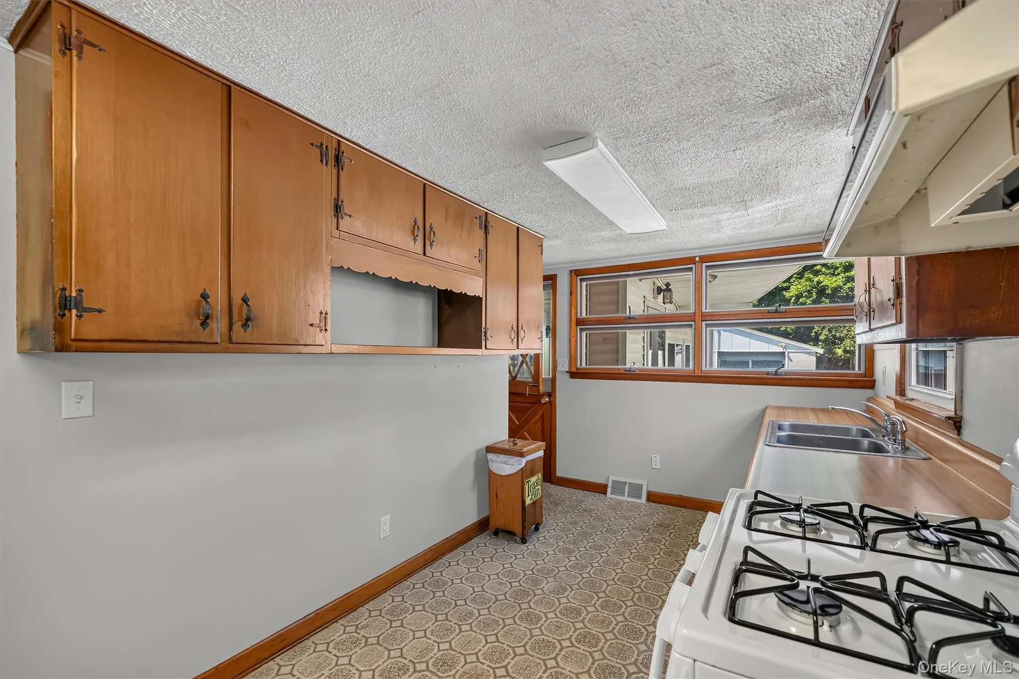 293 Highland Ave Extension, Middletown, NY, 3 Bedrooms Bedrooms, 7 Rooms Rooms,1 BathroomBathrooms,Residential,For Rent,Highland Ave,0,1040200 293 Highland Ave Extension, Middletown, NY, 3 Bedrooms Bedrooms, 7 Rooms Rooms,1 BathroomBathrooms,Residential,For Rent,Highland Ave,0,1040200