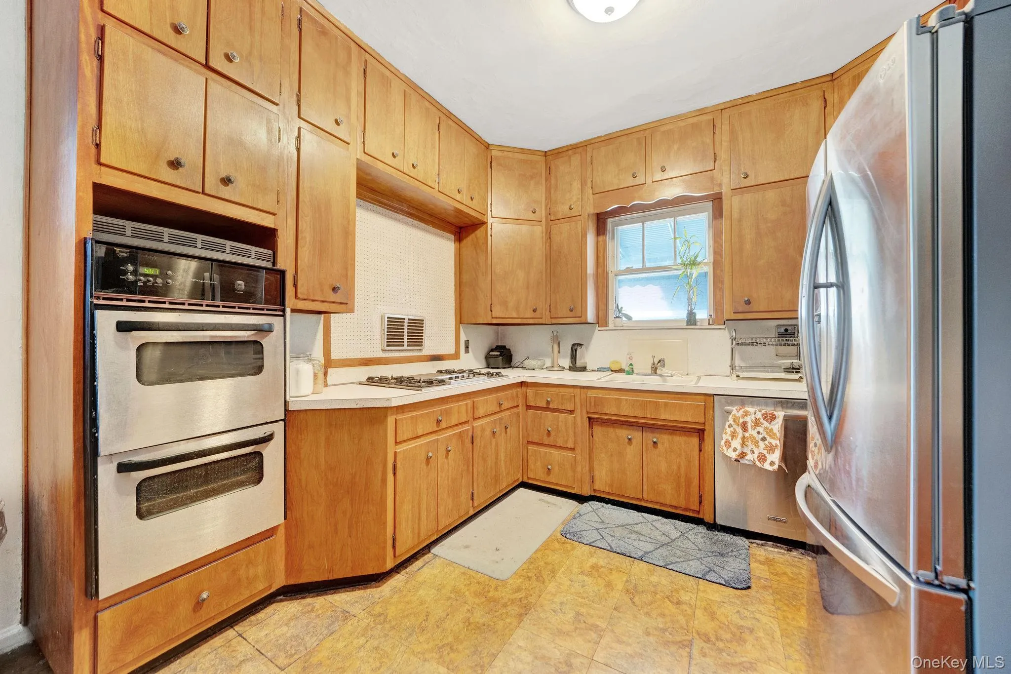 8833 195th Street, New York, NY, 5 Bedrooms Bedrooms, 12 Rooms Rooms,2 BathroomsBathrooms,Residential,For Rent,195th,0,1040205 8833 195th Street, New York, NY, 5 Bedrooms Bedrooms, 12 Rooms Rooms,2 BathroomsBathrooms,Residential,For Rent,195th,0,1040205