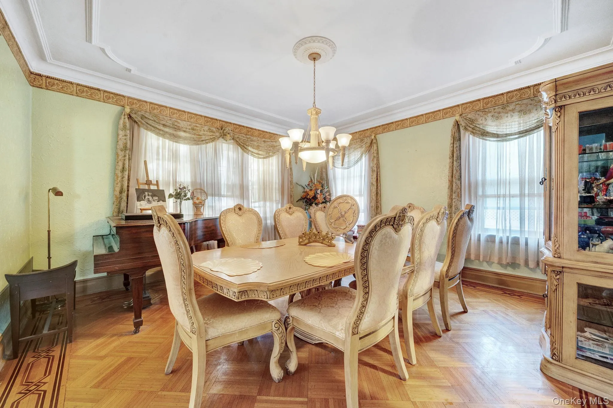 8833 195th Street, New York, NY, 5 Bedrooms Bedrooms, 12 Rooms Rooms,2 BathroomsBathrooms,Residential,For Rent,195th,0,1040205 8833 195th Street, New York, NY, 5 Bedrooms Bedrooms, 12 Rooms Rooms,2 BathroomsBathrooms,Residential,For Rent,195th,0,1040205