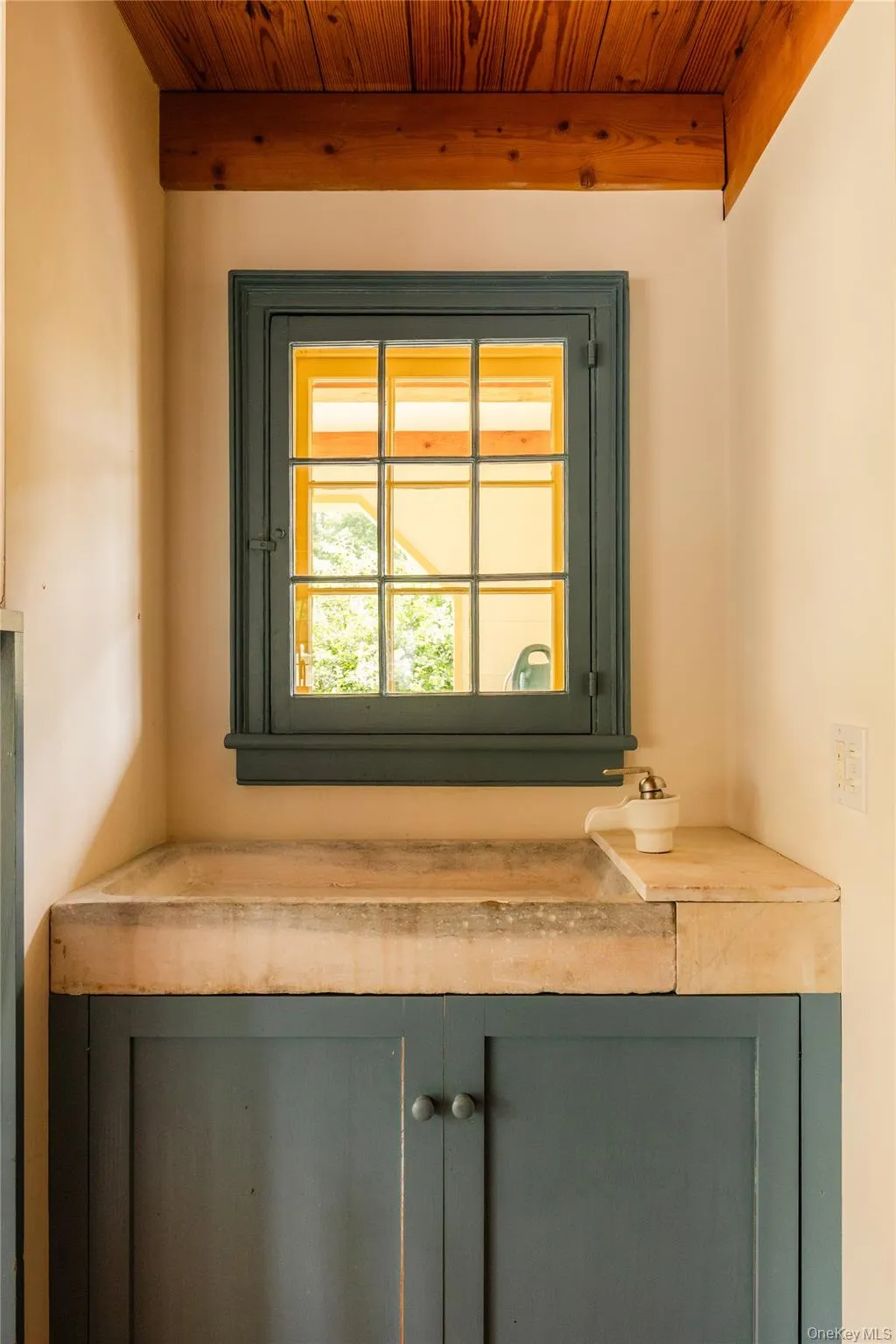 18 Clove Road, Out Of Area, NY, 5 Bedrooms Bedrooms, 14 Rooms Rooms,4 BathroomsBathrooms,Residential,For Rent,Clove,0,1040207 18 Clove Road, Out Of Area, NY, 5 Bedrooms Bedrooms, 14 Rooms Rooms,4 BathroomsBathrooms,Residential,For Rent,Clove,0,1040207