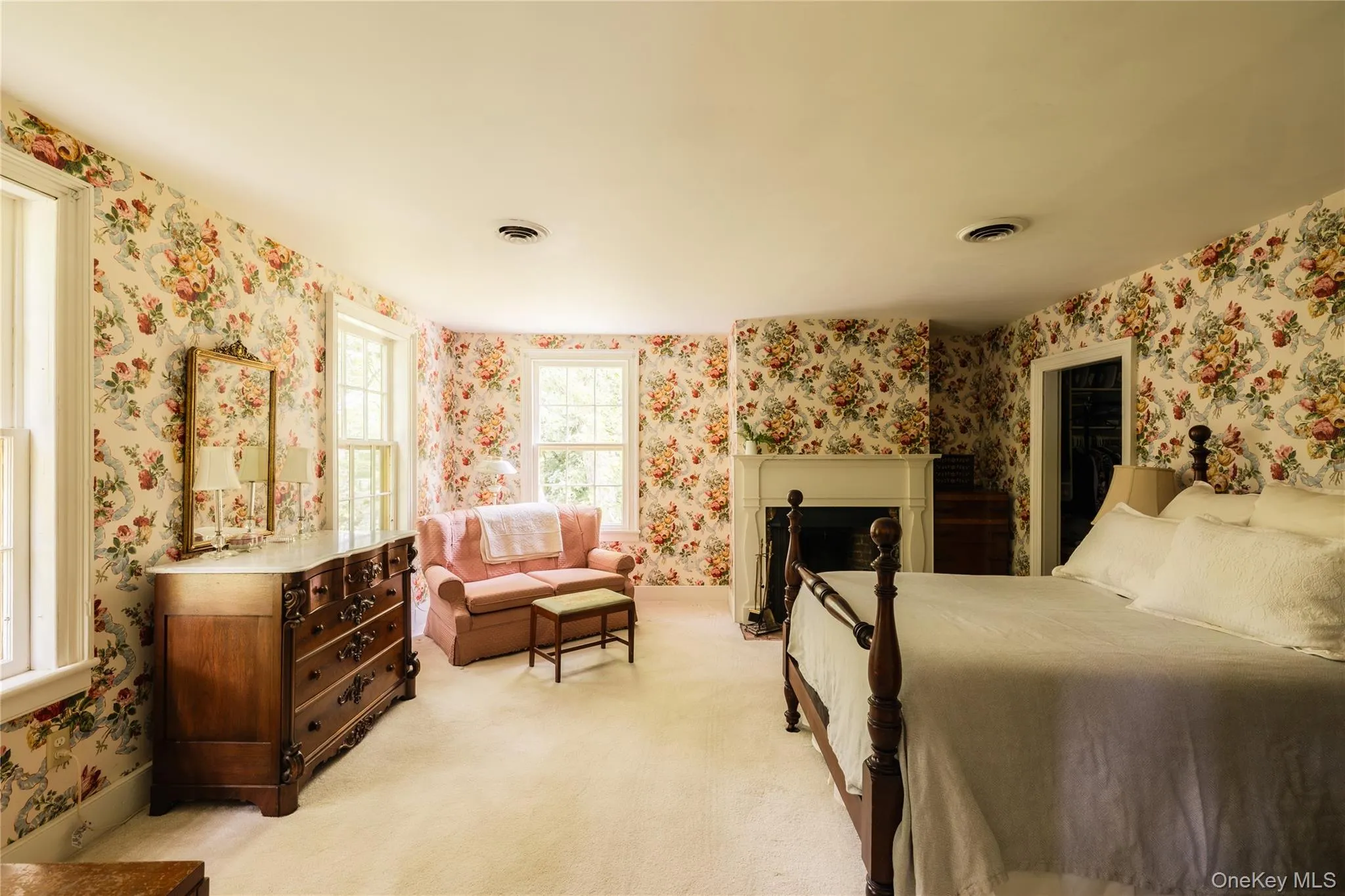 18 Clove Road, Out Of Area, NY, 5 Bedrooms Bedrooms, 14 Rooms Rooms,4 BathroomsBathrooms,Residential,For Rent,Clove,0,1040207 18 Clove Road, Out Of Area, NY, 5 Bedrooms Bedrooms, 14 Rooms Rooms,4 BathroomsBathrooms,Residential,For Rent,Clove,0,1040207