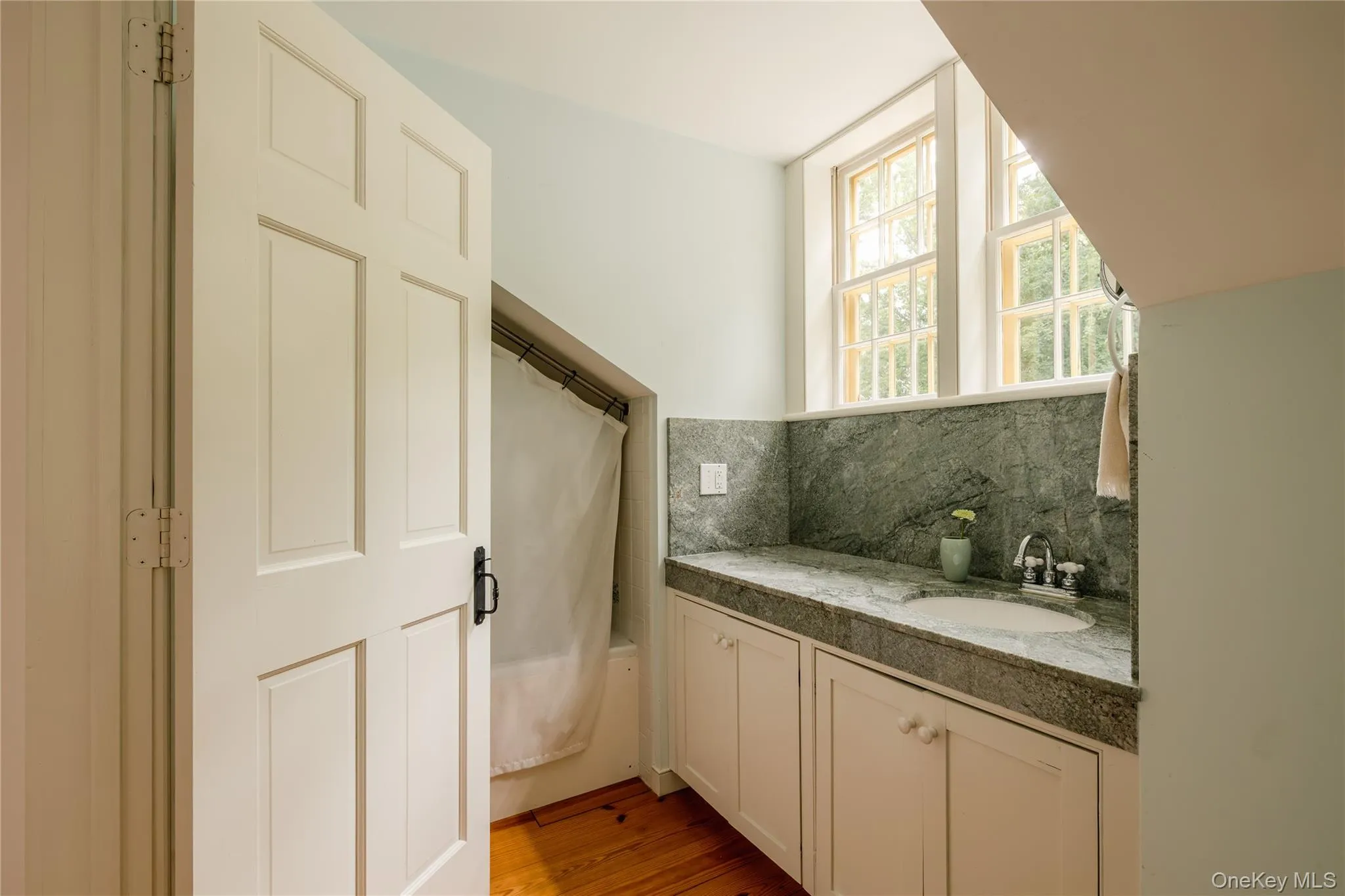 18 Clove Road, Out Of Area, NY, 5 Bedrooms Bedrooms, 14 Rooms Rooms,4 BathroomsBathrooms,Residential,For Rent,Clove,0,1040207 18 Clove Road, Out Of Area, NY, 5 Bedrooms Bedrooms, 14 Rooms Rooms,4 BathroomsBathrooms,Residential,For Rent,Clove,0,1040207