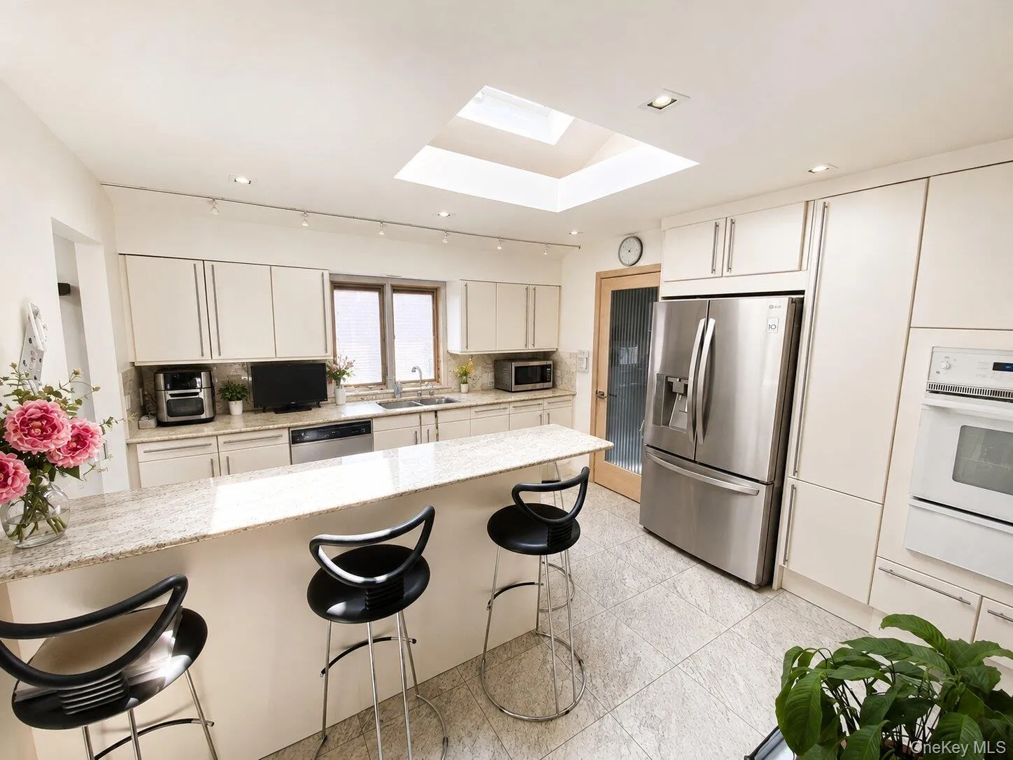 209-42 26th Avenue, New York, NY, 3 Bedrooms Bedrooms, 8 Rooms Rooms,3 BathroomsBathrooms,Residential,For Rent,26th,0,1040210 209-42 26th Avenue, New York, NY, 3 Bedrooms Bedrooms, 8 Rooms Rooms,3 BathroomsBathrooms,Residential,For Rent,26th,0,1040210