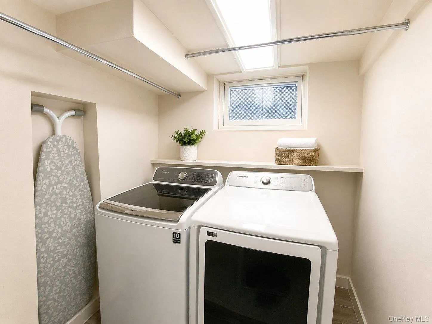 209-42 26th Avenue, New York, NY, 3 Bedrooms Bedrooms, 8 Rooms Rooms,3 BathroomsBathrooms,Residential,For Rent,26th,0,1040210 209-42 26th Avenue, New York, NY, 3 Bedrooms Bedrooms, 8 Rooms Rooms,3 BathroomsBathrooms,Residential,For Rent,26th,0,1040210