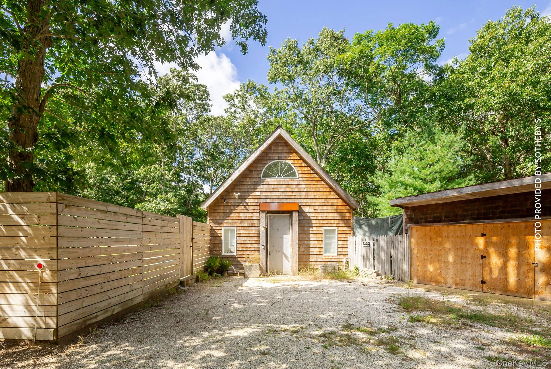 125 Neck Path, East Hampton, NY, 9 Bedrooms Bedrooms, 14 Rooms Rooms,6 BathroomsBathrooms,Residential,For Rent,Neck,0,1040218 125 Neck Path, East Hampton, NY, 9 Bedrooms Bedrooms, 14 Rooms Rooms,6 BathroomsBathrooms,Residential,For Rent,Neck,0,1040218