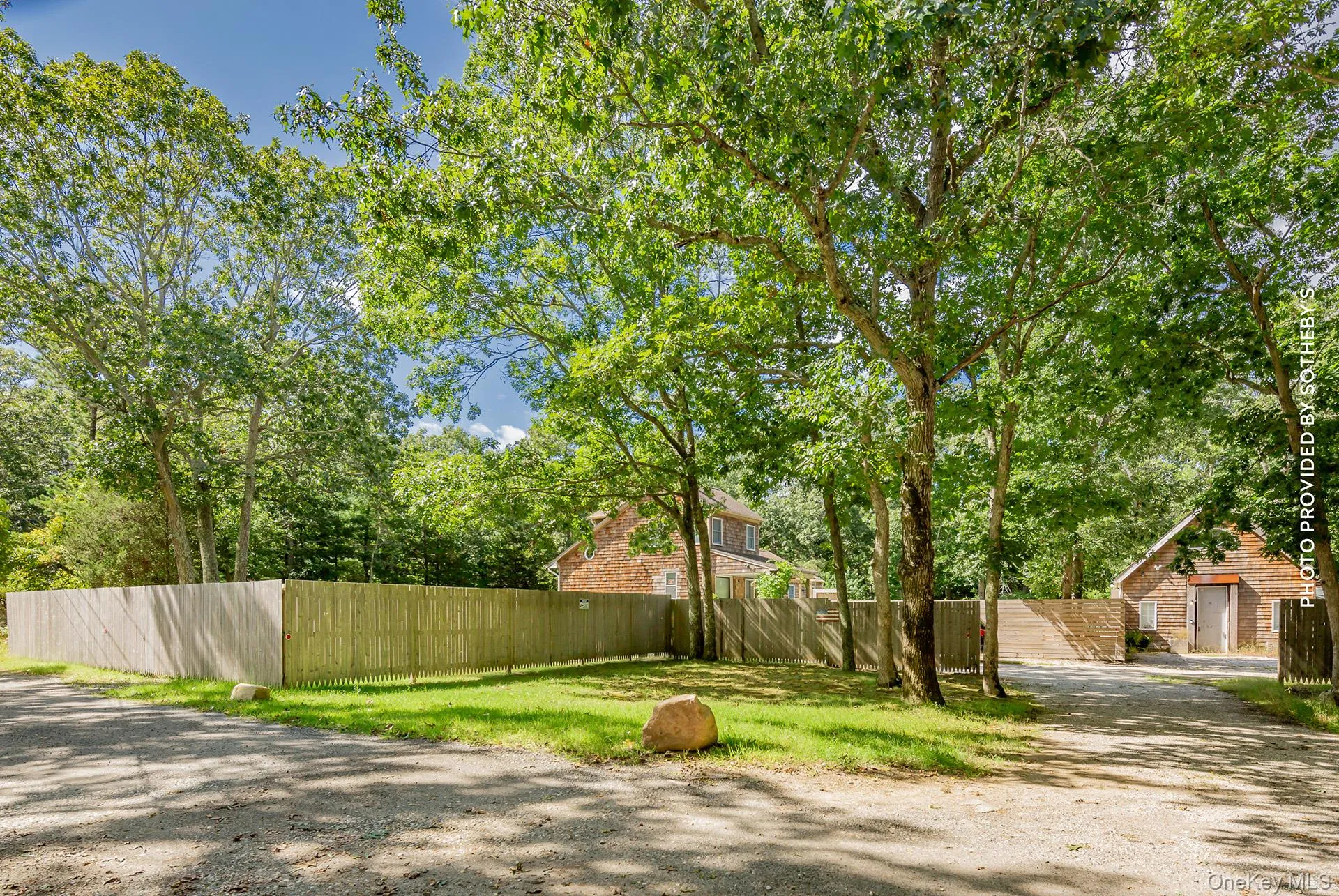 125 Neck Path, East Hampton, NY, 9 Bedrooms Bedrooms, 14 Rooms Rooms,6 BathroomsBathrooms,Residential,For Rent,Neck,0,1040218 125 Neck Path, East Hampton, NY, 9 Bedrooms Bedrooms, 14 Rooms Rooms,6 BathroomsBathrooms,Residential,For Rent,Neck,0,1040218