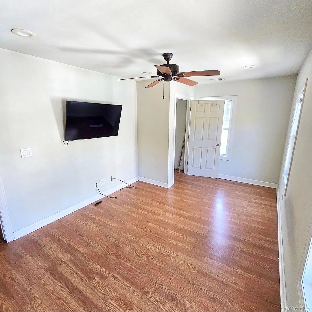 This second living space can be used as office space, a second living area or a dining area This second living space can be used as office space, a second living area or a dining area