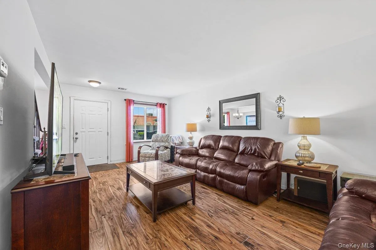 21 Alhambra Drive, Hempstead, NY, 2 Bedrooms Bedrooms, 5 Rooms Rooms,1 BathroomBathrooms,Residential,For Rent,Alhambra,0,1040224 21 Alhambra Drive, Hempstead, NY, 2 Bedrooms Bedrooms, 5 Rooms Rooms,1 BathroomBathrooms,Residential,For Rent,Alhambra,0,1040224
