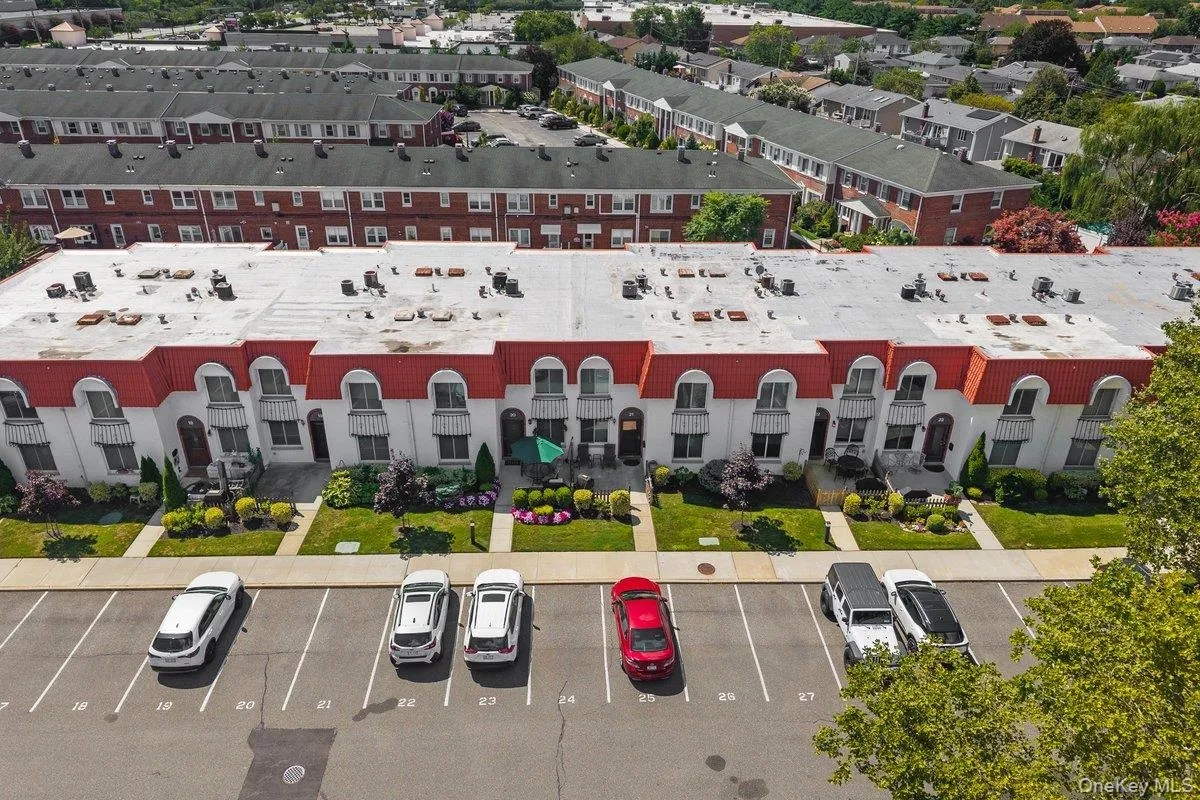 21 Alhambra Drive, Hempstead, NY, 2 Bedrooms Bedrooms, 5 Rooms Rooms,1 BathroomBathrooms,Residential,For Rent,Alhambra,0,1040224 21 Alhambra Drive, Hempstead, NY, 2 Bedrooms Bedrooms, 5 Rooms Rooms,1 BathroomBathrooms,Residential,For Rent,Alhambra,0,1040224