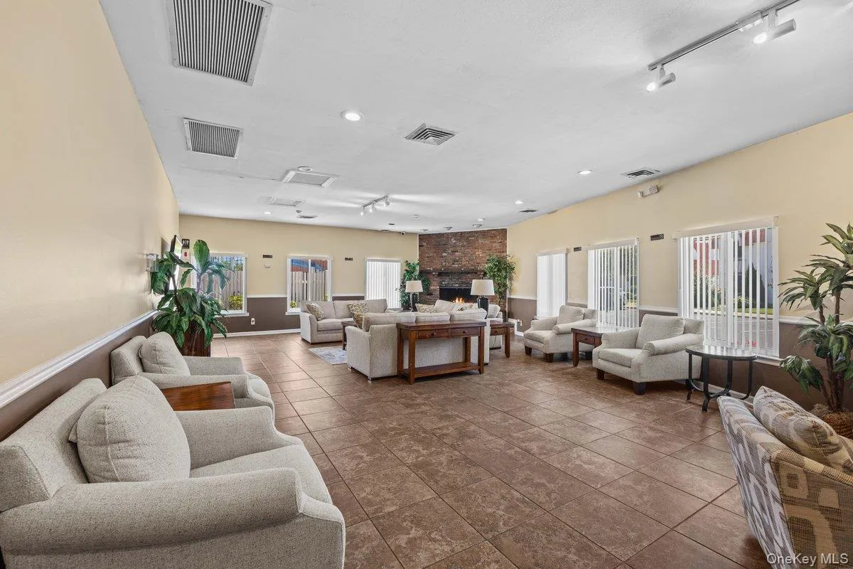 21 Alhambra Drive, Hempstead, NY, 2 Bedrooms Bedrooms, 5 Rooms Rooms,1 BathroomBathrooms,Residential,For Rent,Alhambra,0,1040224 21 Alhambra Drive, Hempstead, NY, 2 Bedrooms Bedrooms, 5 Rooms Rooms,1 BathroomBathrooms,Residential,For Rent,Alhambra,0,1040224