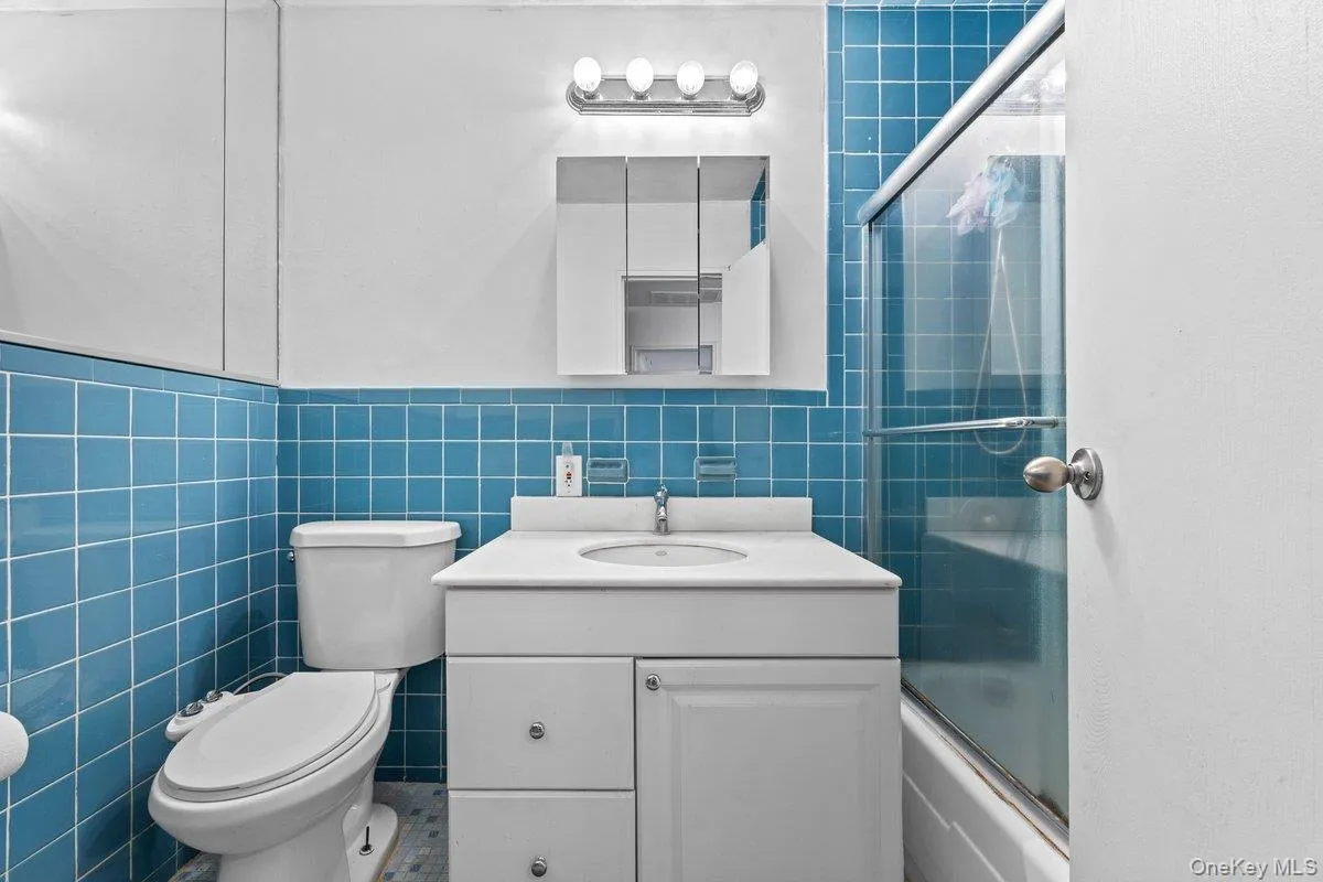 21 Alhambra Drive, Hempstead, NY, 2 Bedrooms Bedrooms, 5 Rooms Rooms,1 BathroomBathrooms,Residential,For Rent,Alhambra,0,1040224 21 Alhambra Drive, Hempstead, NY, 2 Bedrooms Bedrooms, 5 Rooms Rooms,1 BathroomBathrooms,Residential,For Rent,Alhambra,0,1040224