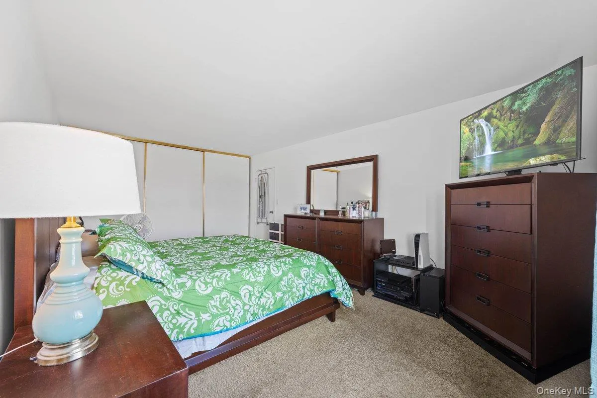 21 Alhambra Drive, Hempstead, NY, 2 Bedrooms Bedrooms, 5 Rooms Rooms,1 BathroomBathrooms,Residential,For Rent,Alhambra,0,1040224 21 Alhambra Drive, Hempstead, NY, 2 Bedrooms Bedrooms, 5 Rooms Rooms,1 BathroomBathrooms,Residential,For Rent,Alhambra,0,1040224
