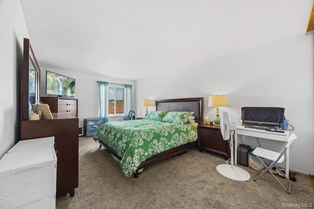 21 Alhambra Drive, Hempstead, NY, 2 Bedrooms Bedrooms, 5 Rooms Rooms,1 BathroomBathrooms,Residential,For Rent,Alhambra,0,1040224 21 Alhambra Drive, Hempstead, NY, 2 Bedrooms Bedrooms, 5 Rooms Rooms,1 BathroomBathrooms,Residential,For Rent,Alhambra,0,1040224