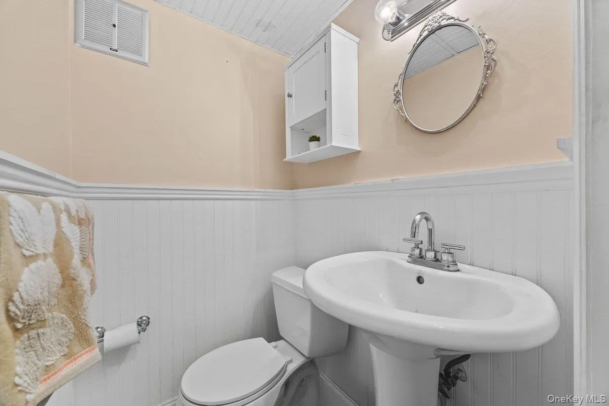 21 Alhambra Drive, Hempstead, NY, 2 Bedrooms Bedrooms, 5 Rooms Rooms,1 BathroomBathrooms,Residential,For Rent,Alhambra,0,1040224 21 Alhambra Drive, Hempstead, NY, 2 Bedrooms Bedrooms, 5 Rooms Rooms,1 BathroomBathrooms,Residential,For Rent,Alhambra,0,1040224