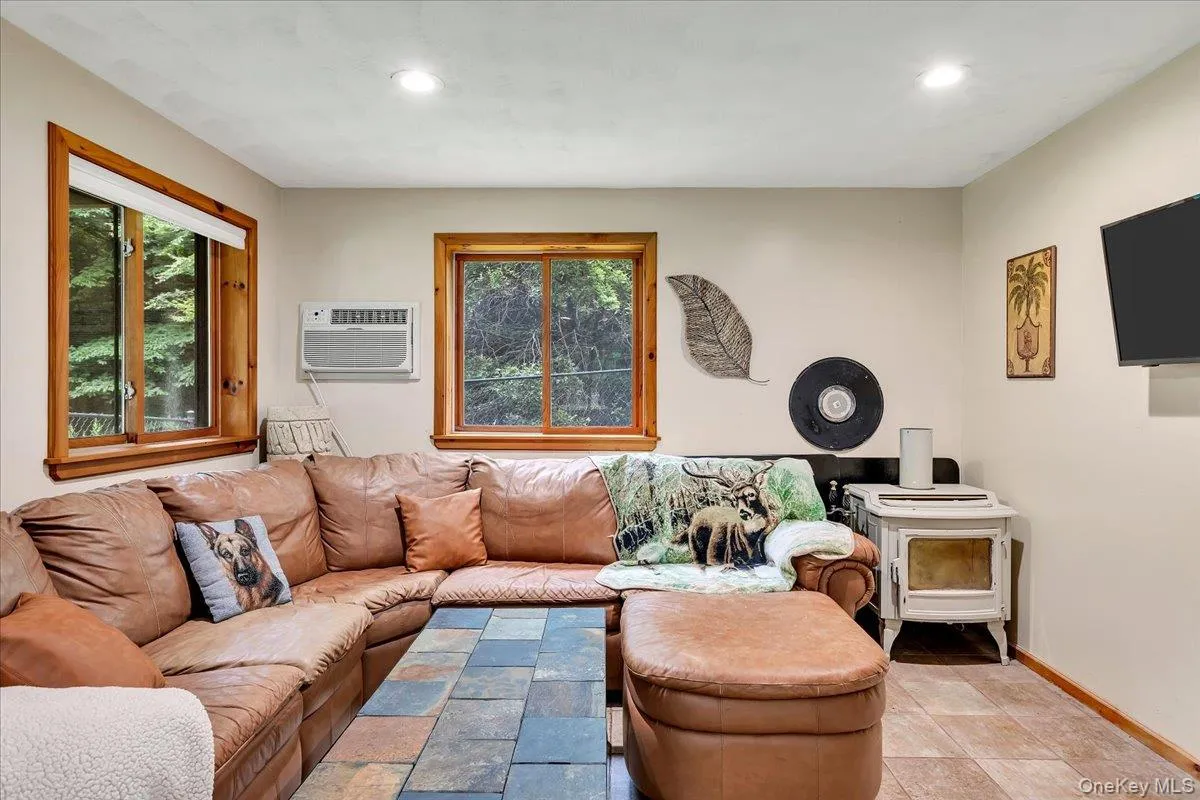 307 Bobillen Drive, Jewett, NY, 3 Bedrooms Bedrooms, 8 Rooms Rooms,2 BathroomsBathrooms,Residential,For Rent,Bobillen,0,1040225 307 Bobillen Drive, Jewett, NY, 3 Bedrooms Bedrooms, 8 Rooms Rooms,2 BathroomsBathrooms,Residential,For Rent,Bobillen,0,1040225