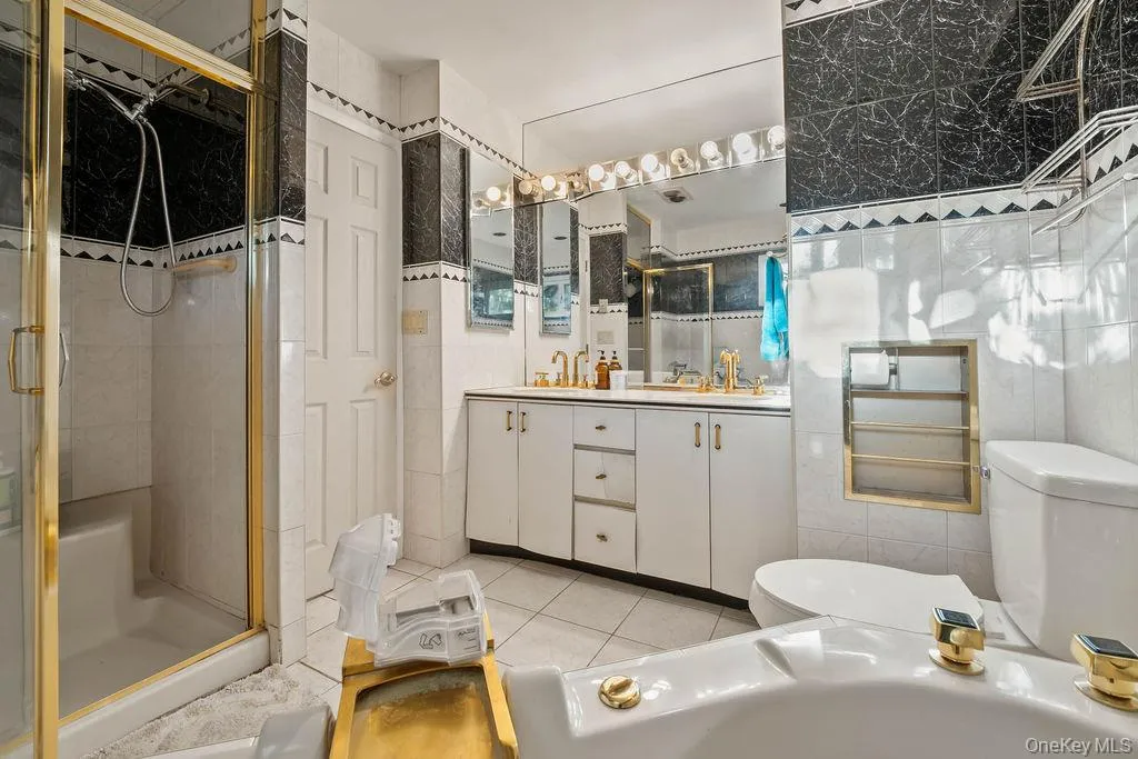 103 Waters Edge, Clarkstown, NY, 5 Bedrooms Bedrooms, 10 Rooms Rooms,3 BathroomsBathrooms,Residential,For Rent,Waters Edge,0,1040227 103 Waters Edge, Clarkstown, NY, 5 Bedrooms Bedrooms, 10 Rooms Rooms,3 BathroomsBathrooms,Residential,For Rent,Waters Edge,0,1040227