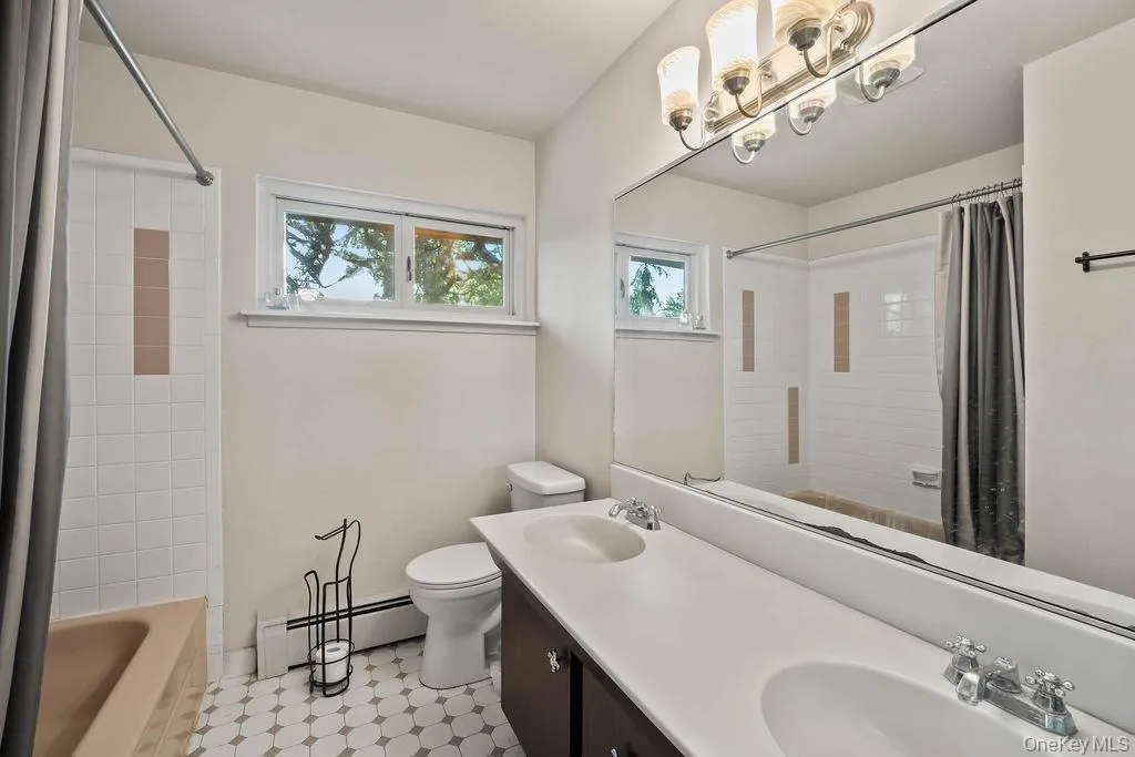 103 Waters Edge, Clarkstown, NY, 5 Bedrooms Bedrooms, 10 Rooms Rooms,3 BathroomsBathrooms,Residential,For Rent,Waters Edge,0,1040227 103 Waters Edge, Clarkstown, NY, 5 Bedrooms Bedrooms, 10 Rooms Rooms,3 BathroomsBathrooms,Residential,For Rent,Waters Edge,0,1040227