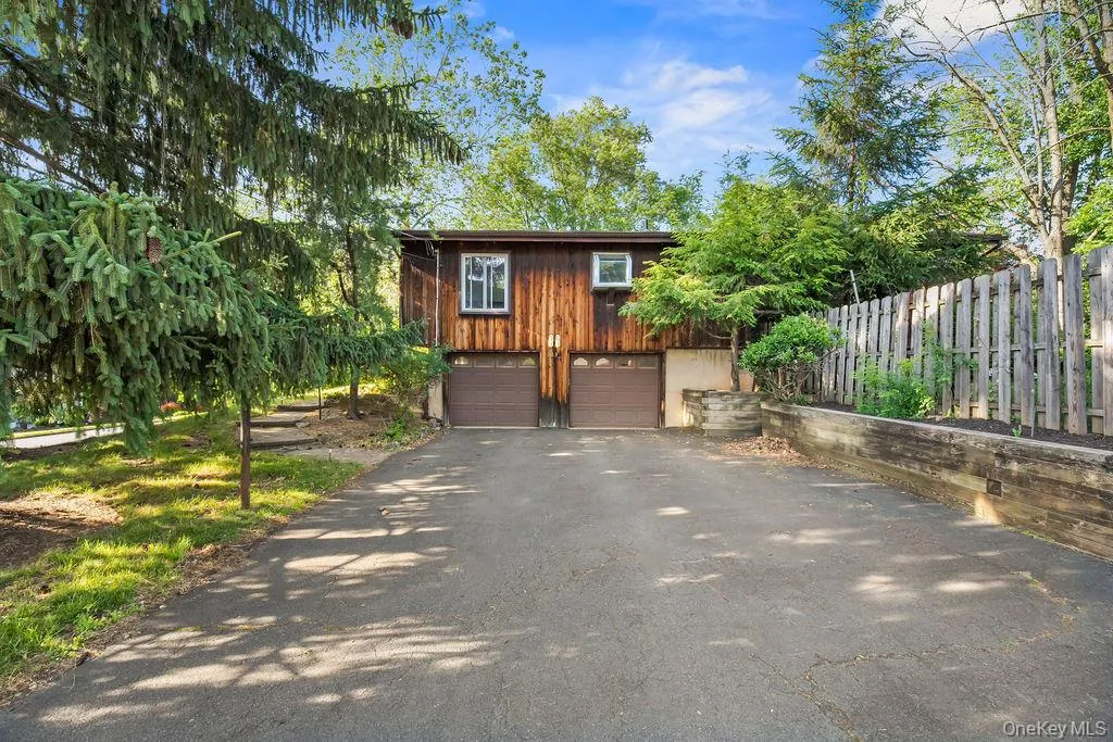 103 Waters Edge, Clarkstown, NY, 5 Bedrooms Bedrooms, 10 Rooms Rooms,3 BathroomsBathrooms,Residential,For Rent,Waters Edge,0,1040227 103 Waters Edge, Clarkstown, NY, 5 Bedrooms Bedrooms, 10 Rooms Rooms,3 BathroomsBathrooms,Residential,For Rent,Waters Edge,0,1040227