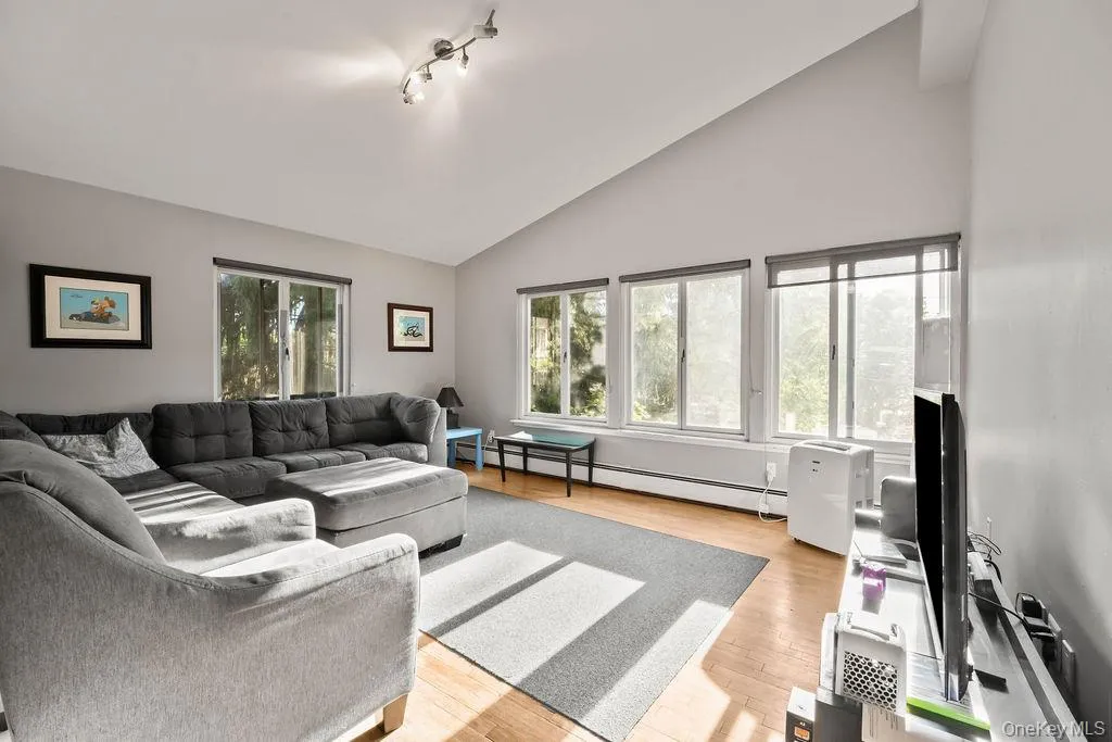 103 Waters Edge, Clarkstown, NY, 5 Bedrooms Bedrooms, 10 Rooms Rooms,3 BathroomsBathrooms,Residential,For Rent,Waters Edge,0,1040227 103 Waters Edge, Clarkstown, NY, 5 Bedrooms Bedrooms, 10 Rooms Rooms,3 BathroomsBathrooms,Residential,For Rent,Waters Edge,0,1040227