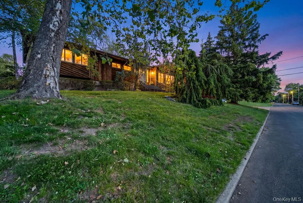 103 Waters Edge, Clarkstown, NY, 5 Bedrooms Bedrooms, 10 Rooms Rooms,3 BathroomsBathrooms,Residential,For Rent,Waters Edge,0,1040227 103 Waters Edge, Clarkstown, NY, 5 Bedrooms Bedrooms, 10 Rooms Rooms,3 BathroomsBathrooms,Residential,For Rent,Waters Edge,0,1040227