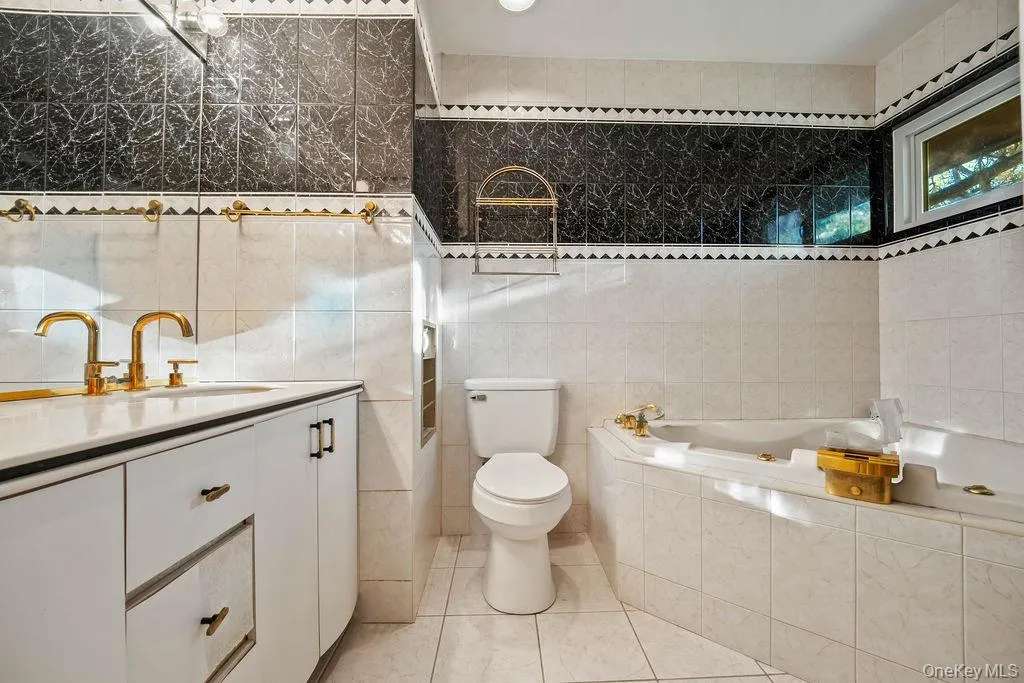 103 Waters Edge, Clarkstown, NY, 5 Bedrooms Bedrooms, 10 Rooms Rooms,3 BathroomsBathrooms,Residential,For Rent,Waters Edge,0,1040227 103 Waters Edge, Clarkstown, NY, 5 Bedrooms Bedrooms, 10 Rooms Rooms,3 BathroomsBathrooms,Residential,For Rent,Waters Edge,0,1040227