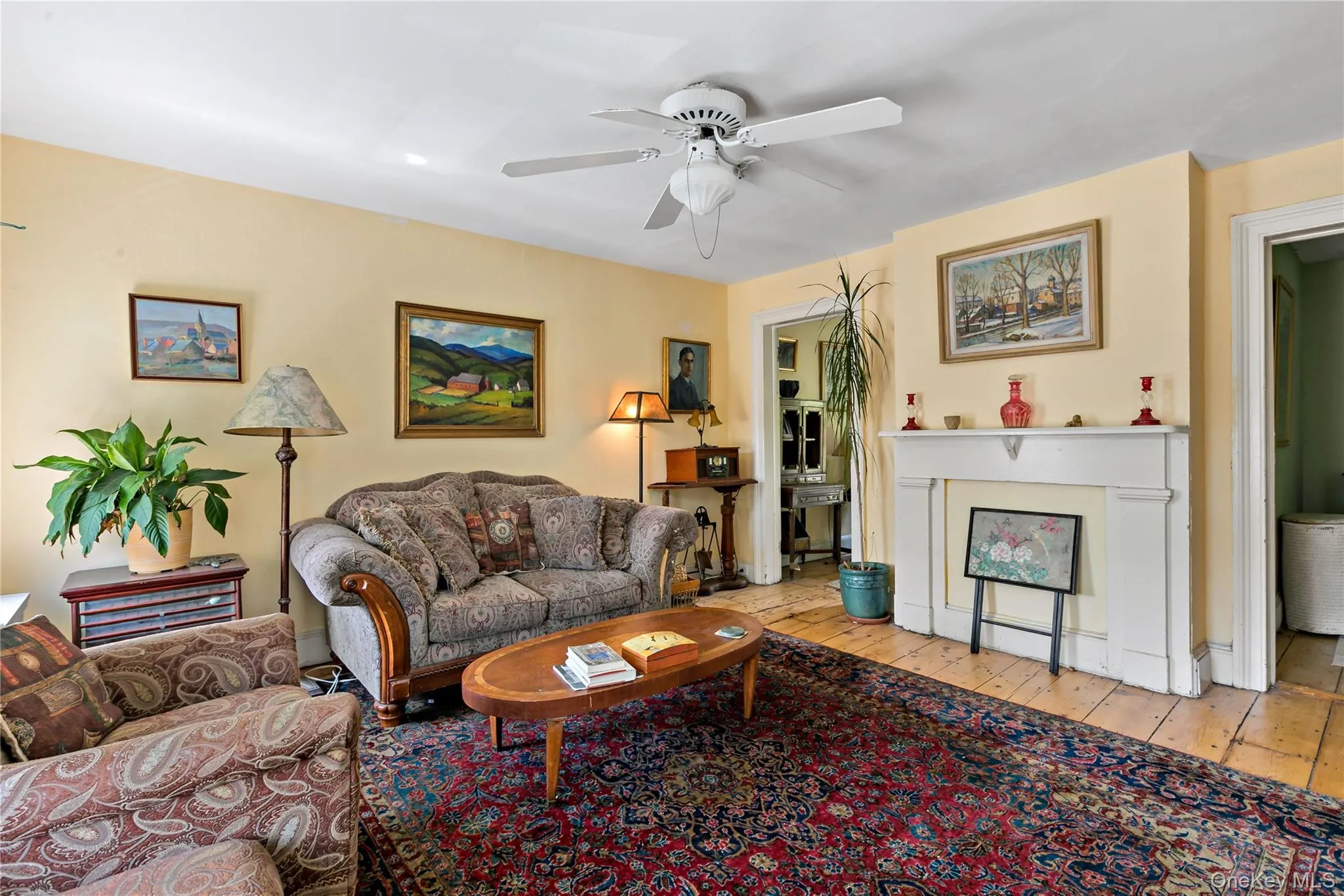 Sitting room/bedroom/flex space on second level Sitting room/bedroom/flex space on second level