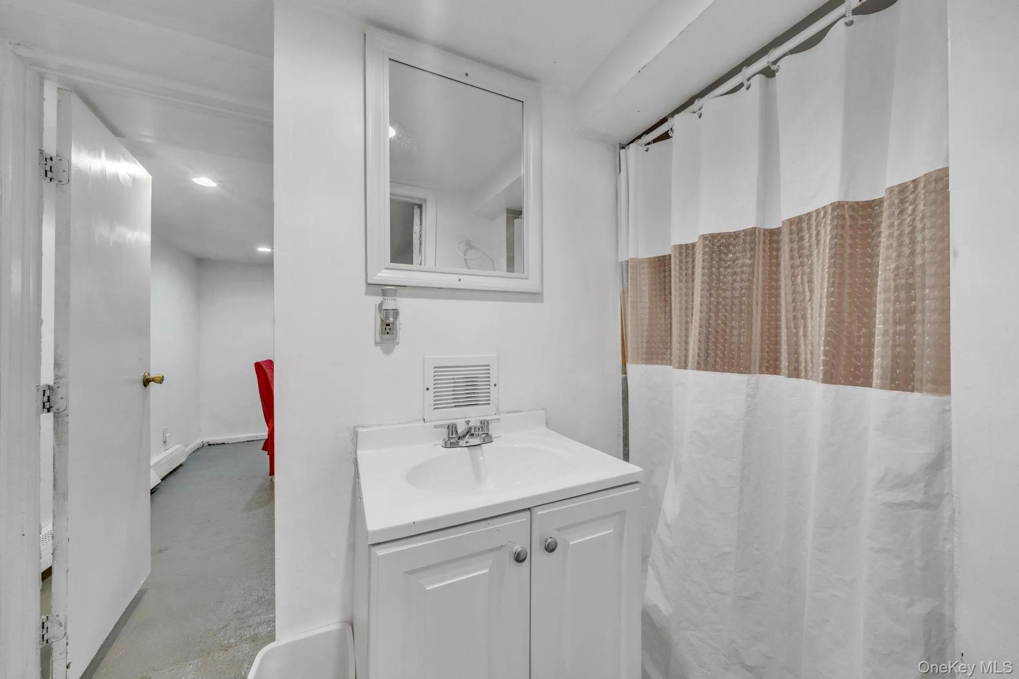 195 Alabama Avenue, Hempstead, NY, 4 Bedrooms Bedrooms, 8 Rooms Rooms,2 BathroomsBathrooms,Residential,For Rent,Alabama,0,1040234 195 Alabama Avenue, Hempstead, NY, 4 Bedrooms Bedrooms, 8 Rooms Rooms,2 BathroomsBathrooms,Residential,For Rent,Alabama,0,1040234