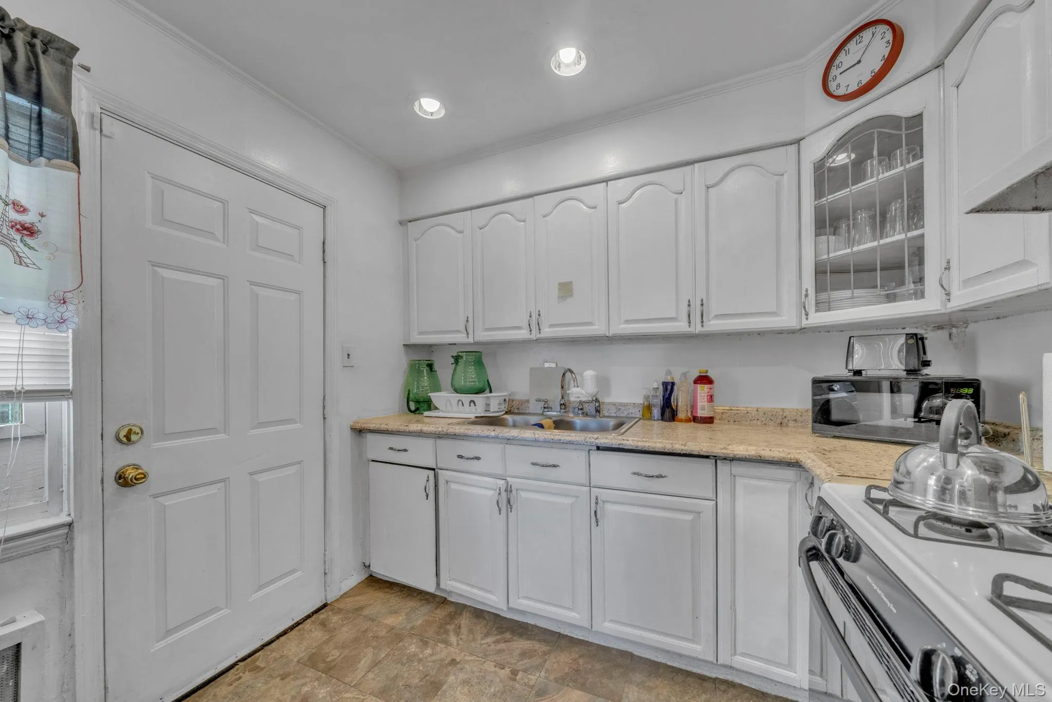 195 Alabama Avenue, Hempstead, NY, 4 Bedrooms Bedrooms, 8 Rooms Rooms,2 BathroomsBathrooms,Residential,For Rent,Alabama,0,1040234 195 Alabama Avenue, Hempstead, NY, 4 Bedrooms Bedrooms, 8 Rooms Rooms,2 BathroomsBathrooms,Residential,For Rent,Alabama,0,1040234