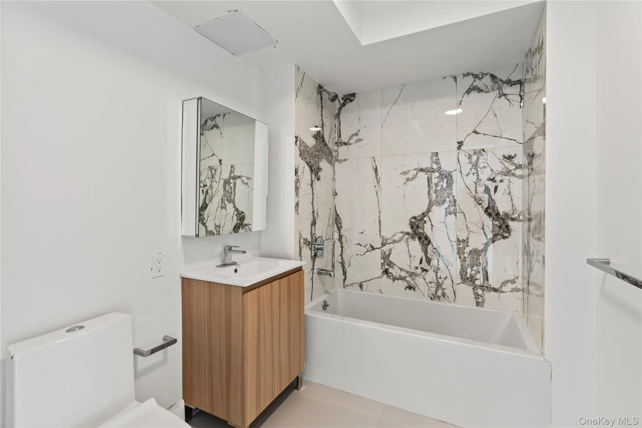 1 Lyon Place, White Plains, NY, 1 Bedroom Bedrooms, 3 Rooms Rooms,1 BathroomBathrooms,Residential Lease,For Rent,Lyon,0,1040253 1 Lyon Place, White Plains, NY, 1 Bedroom Bedrooms, 3 Rooms Rooms,1 BathroomBathrooms,Residential Lease,For Rent,Lyon,0,1040253
