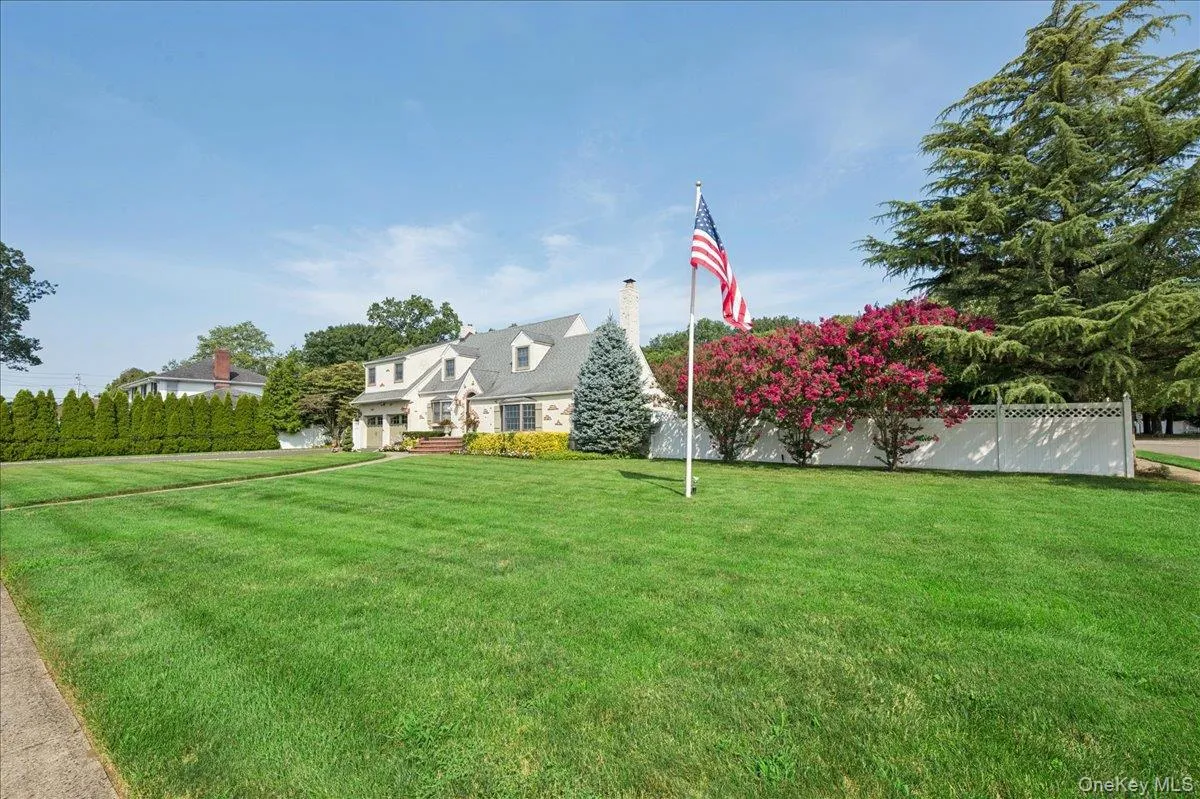 34 Albemarle Road, North Hempstead, NY, 3 Bedrooms Bedrooms, 11 Rooms Rooms,2 BathroomsBathrooms,Residential,For Rent,Albemarle,0,1040255 34 Albemarle Road, North Hempstead, NY, 3 Bedrooms Bedrooms, 11 Rooms Rooms,2 BathroomsBathrooms,Residential,For Rent,Albemarle,0,1040255