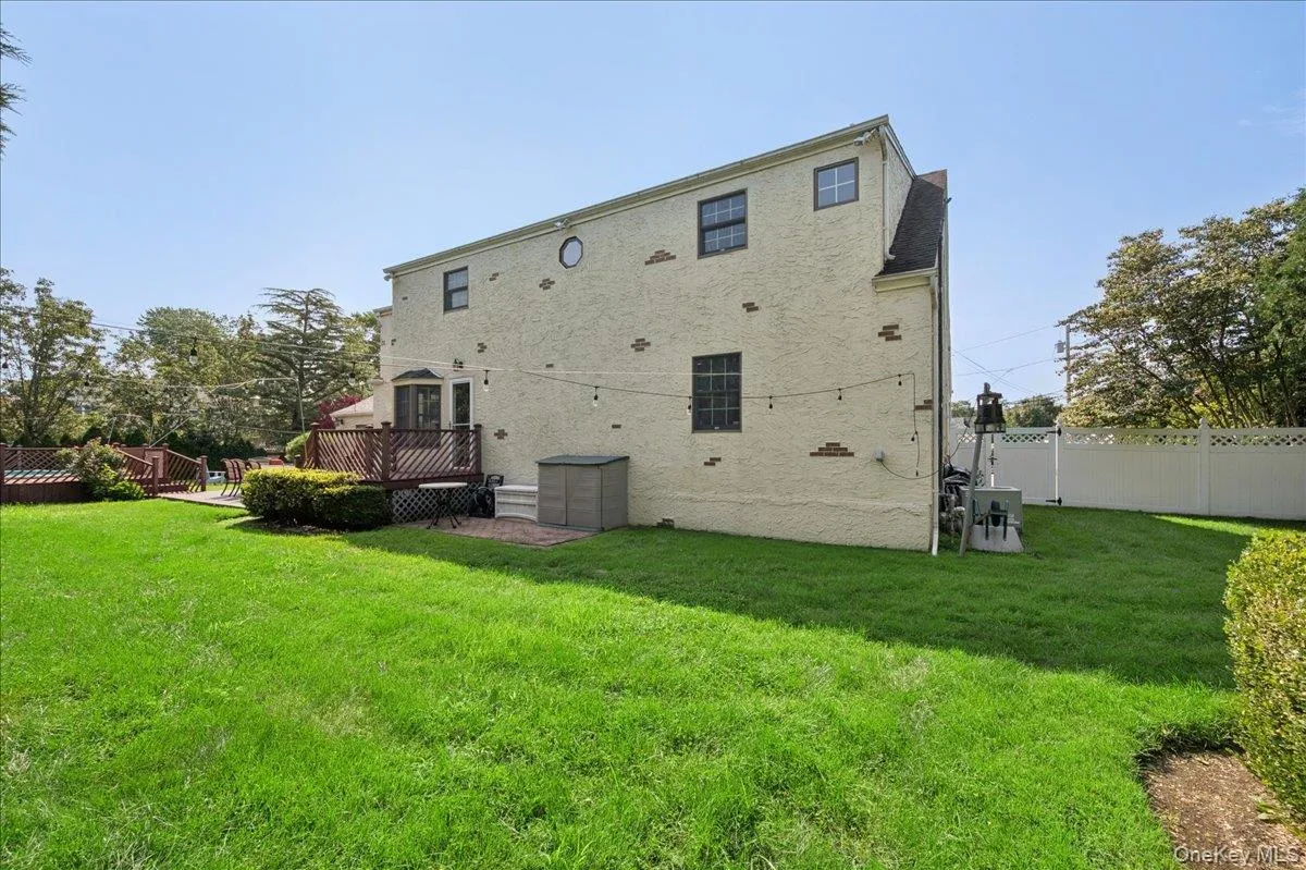 34 Albemarle Road, North Hempstead, NY, 3 Bedrooms Bedrooms, 11 Rooms Rooms,2 BathroomsBathrooms,Residential,For Rent,Albemarle,0,1040255 34 Albemarle Road, North Hempstead, NY, 3 Bedrooms Bedrooms, 11 Rooms Rooms,2 BathroomsBathrooms,Residential,For Rent,Albemarle,0,1040255